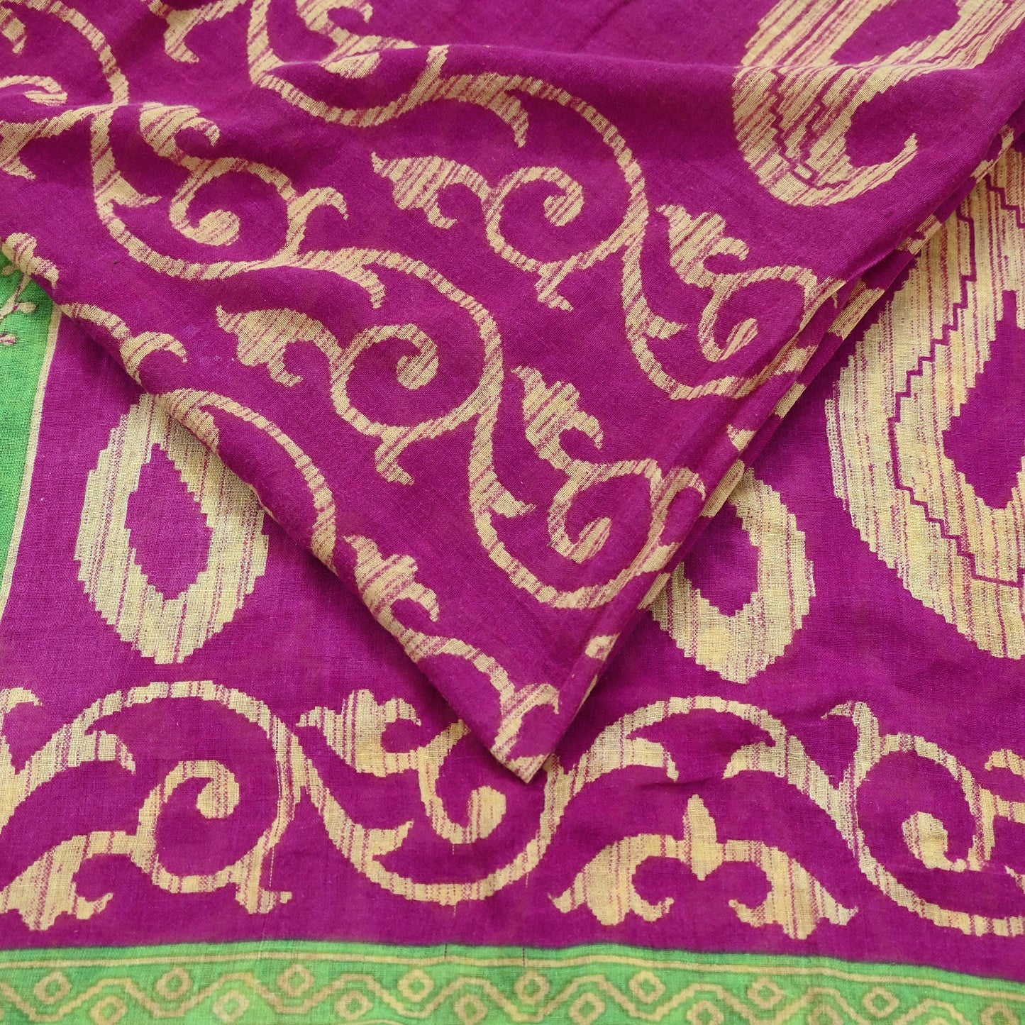 Indian Vintage Sari Beige & Purple Pure Cotton Printed Sarees Craft Fabric Soft 5Yd Sarong Wrap Boho Fabric Kimono Quilting Crafting Upcycle