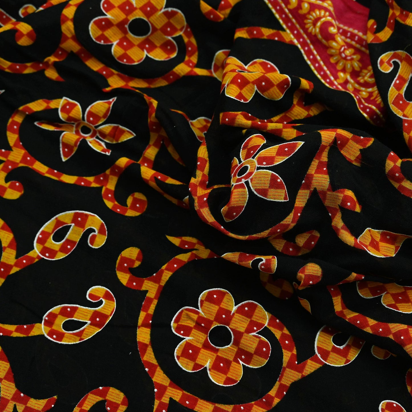 Indian Vintage Sari Red & Black Printed 100% Pure Cotton Sarees Craft Fabric 5Yard Sewing Sarong Wrap Boho Floral Dress making Quilting Soft