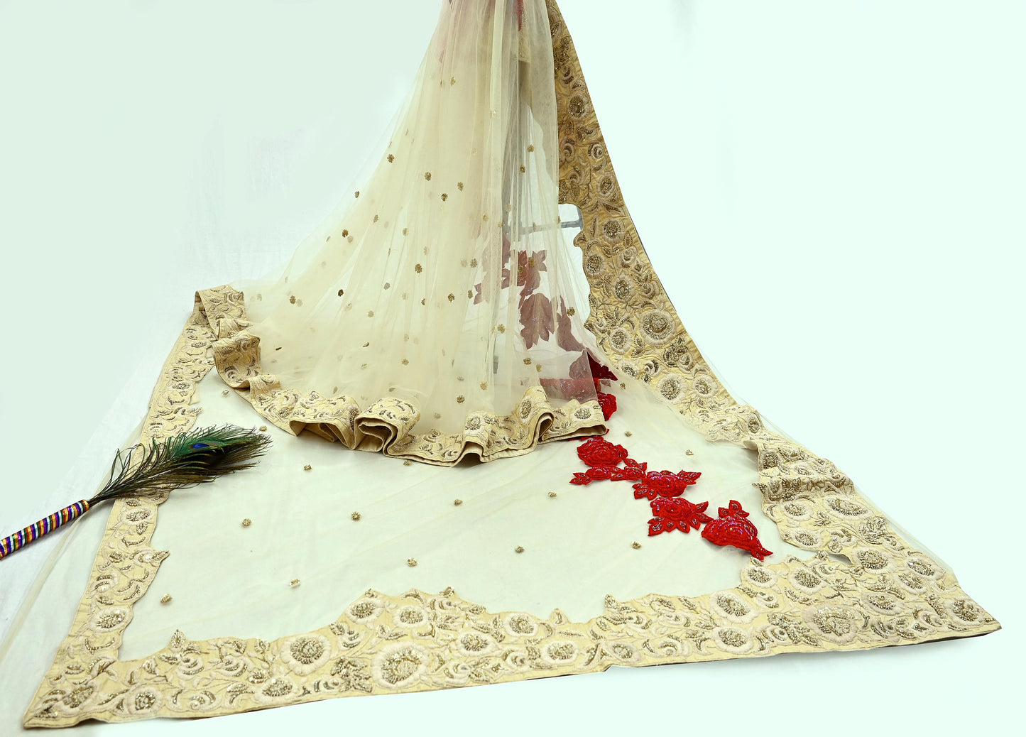 Indian Pre-Owned Heavy Sari Ivory Net/Mesh Hand Embroidered Sarees Designer Abu Jani 6Yd Sewing Ethnic Sequins Wedding/Party wear Saree