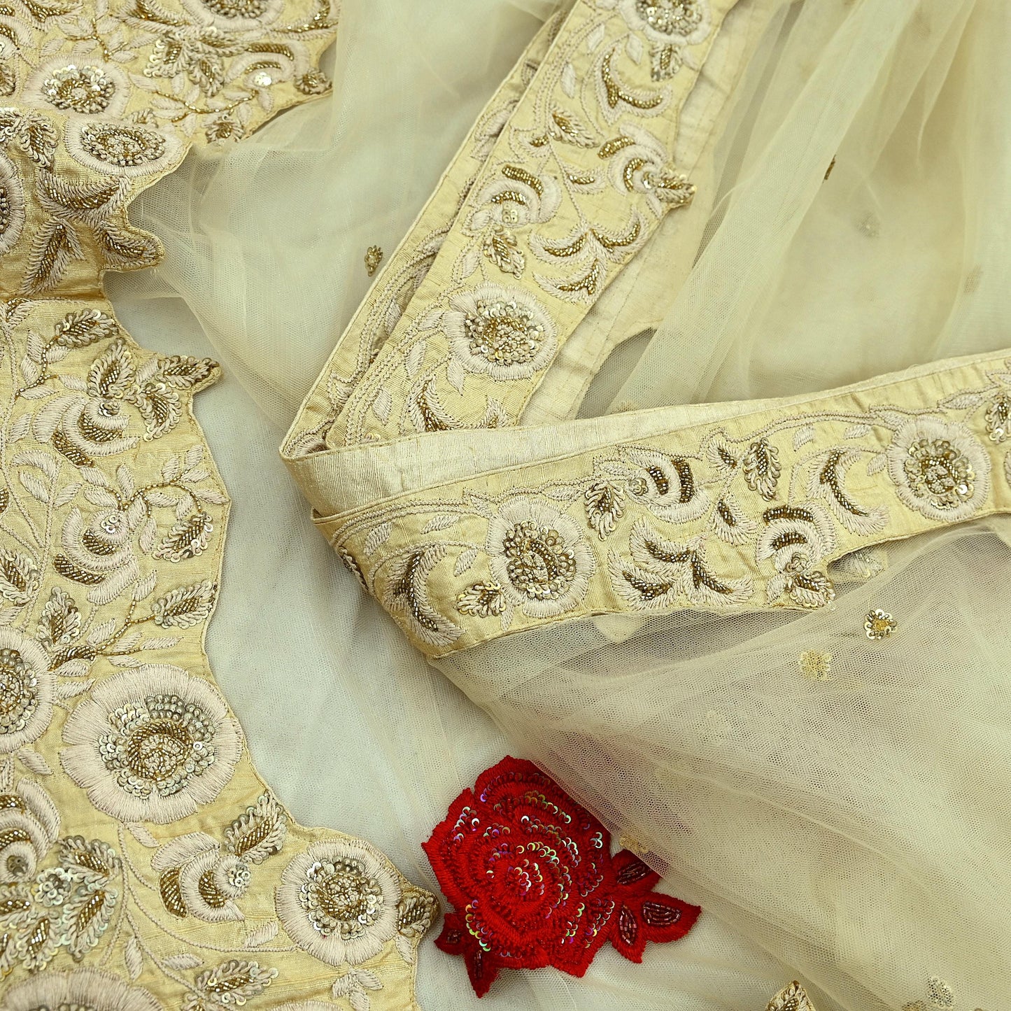 Indian Pre-Owned Heavy Sari Ivory Net/Mesh Hand Embroidered Sarees Designer Abu Jani 6Yd Sewing Ethnic Sequins Wedding/Party wear Saree