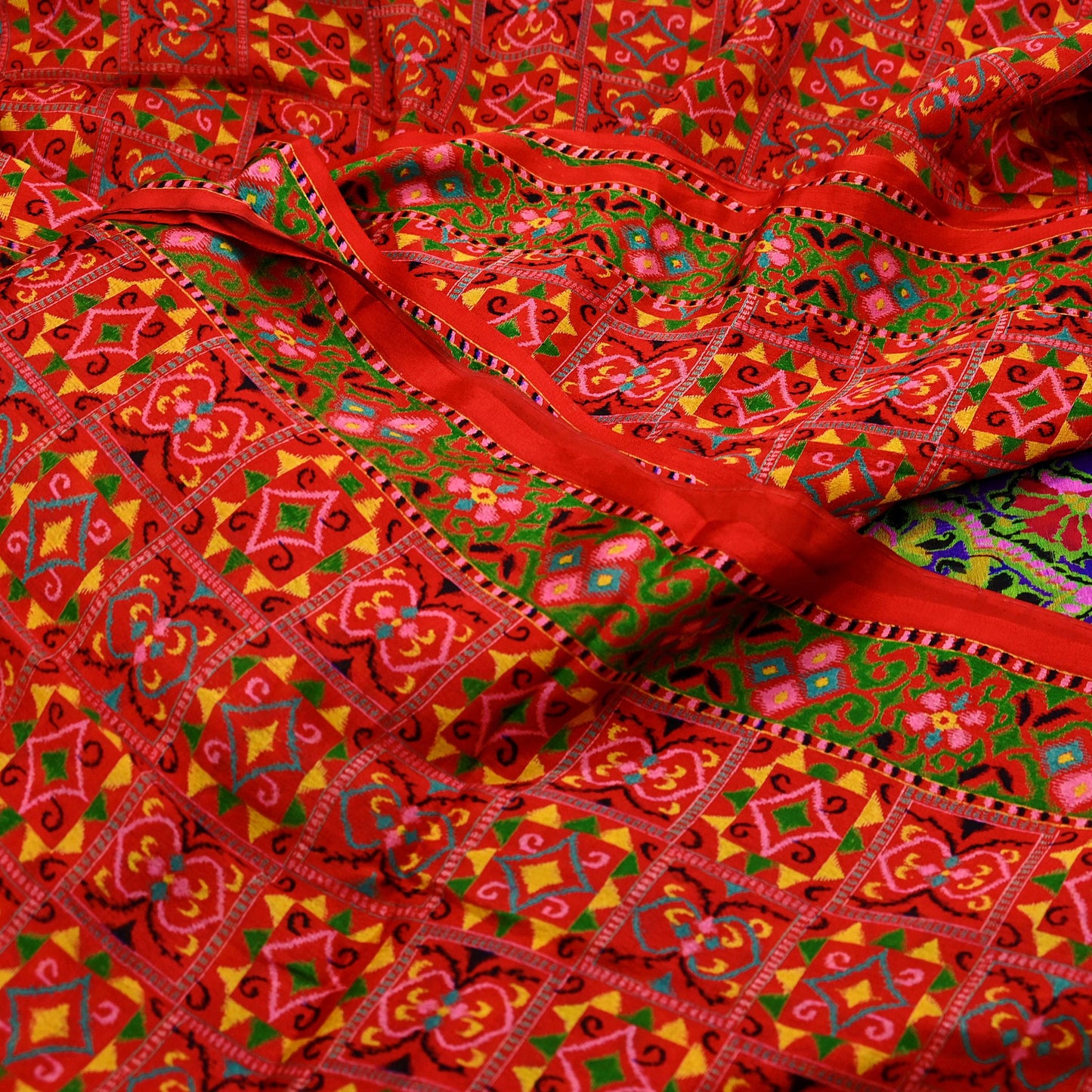 Indian Vintage Red & Green Pure Silk Printed Saree 5 Yards Soft Floral Fabric for Dressmaking, Quilting, Crafting, Sewing, Dress Making