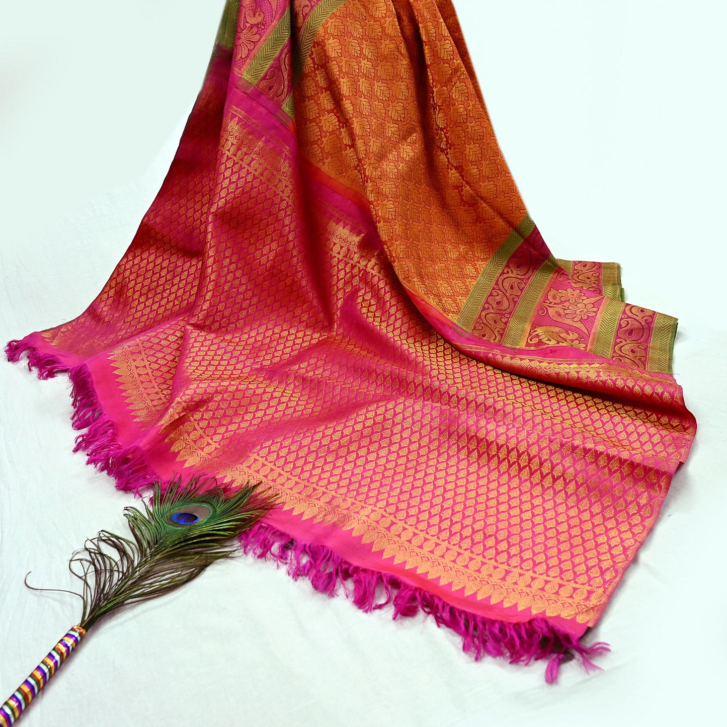 Indian Vintage Heavy Rani Pink Hand woven Kanjivaram Saree 100% Pure Silk Sari Metallic Golden Zari 5Yd Floral Crafting Dress making Fringes