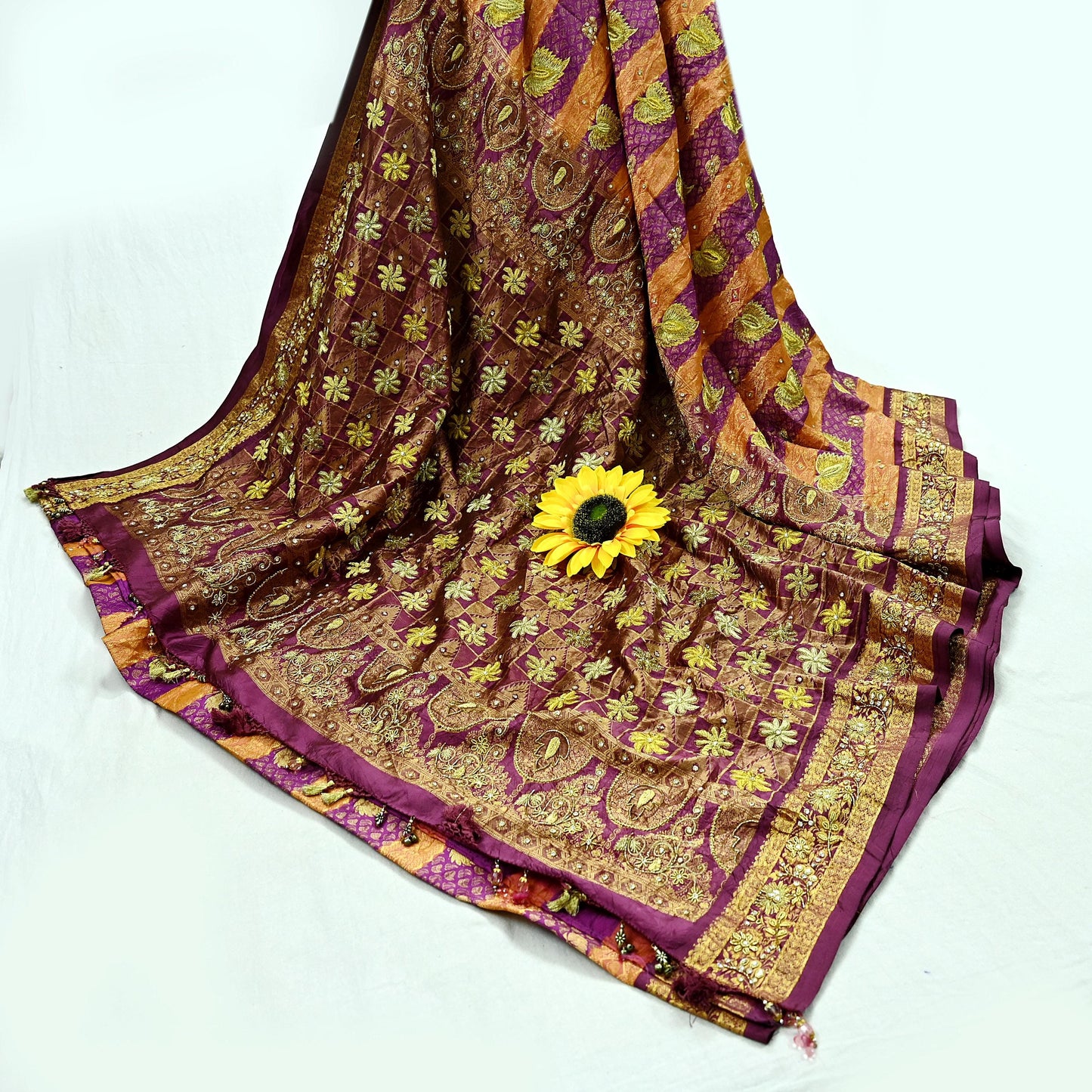 Indian Vintage Heavy Hand woven Kanjivaram Saree 100% Pure Silk Sari Metallic Golden Zari 5Yd Floral Crafting Dress making Fringes
