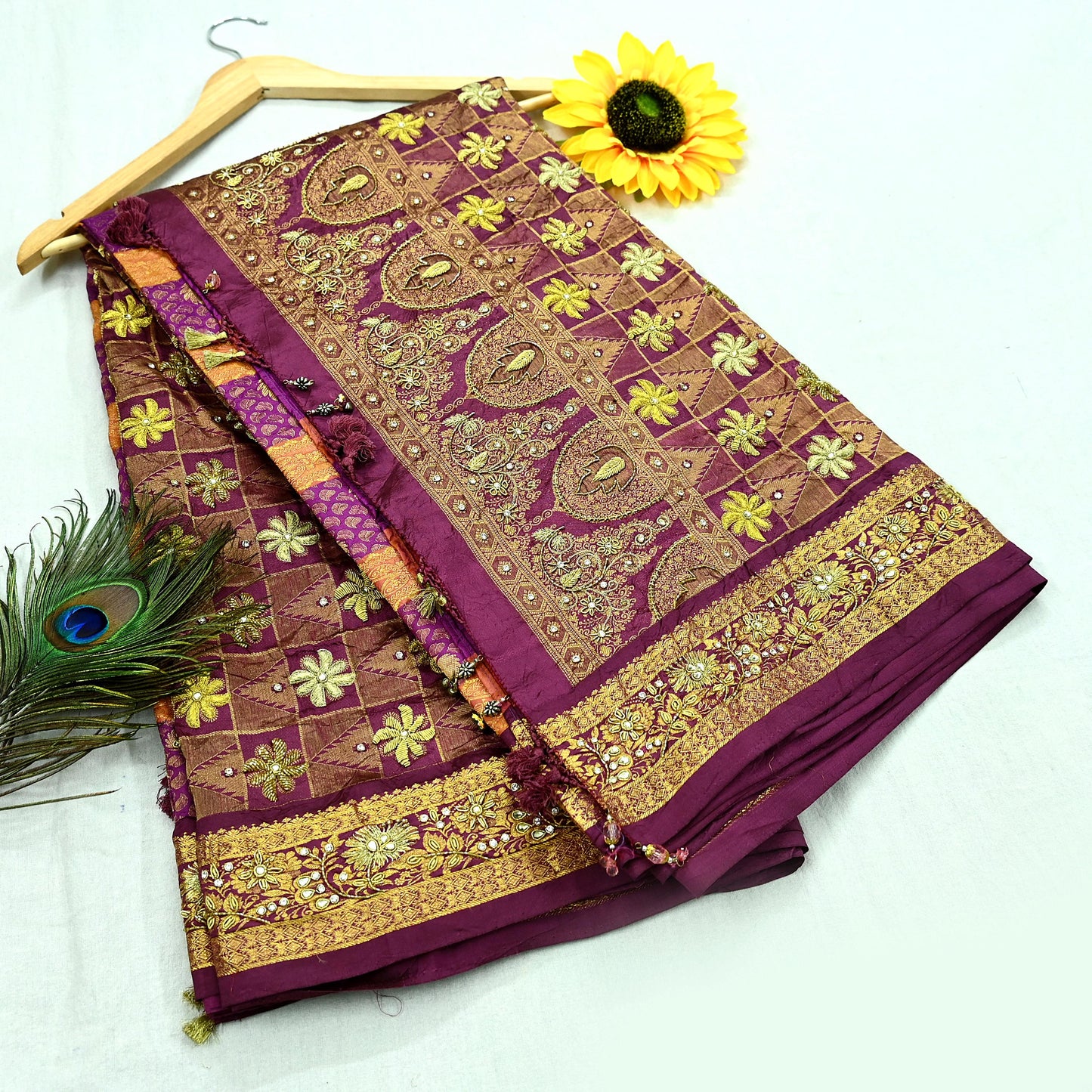 Indian Vintage Heavy Hand woven Kanjivaram Saree 100% Pure Silk Sari Metallic Golden Zari 5Yd Floral Crafting Dress making Fringes