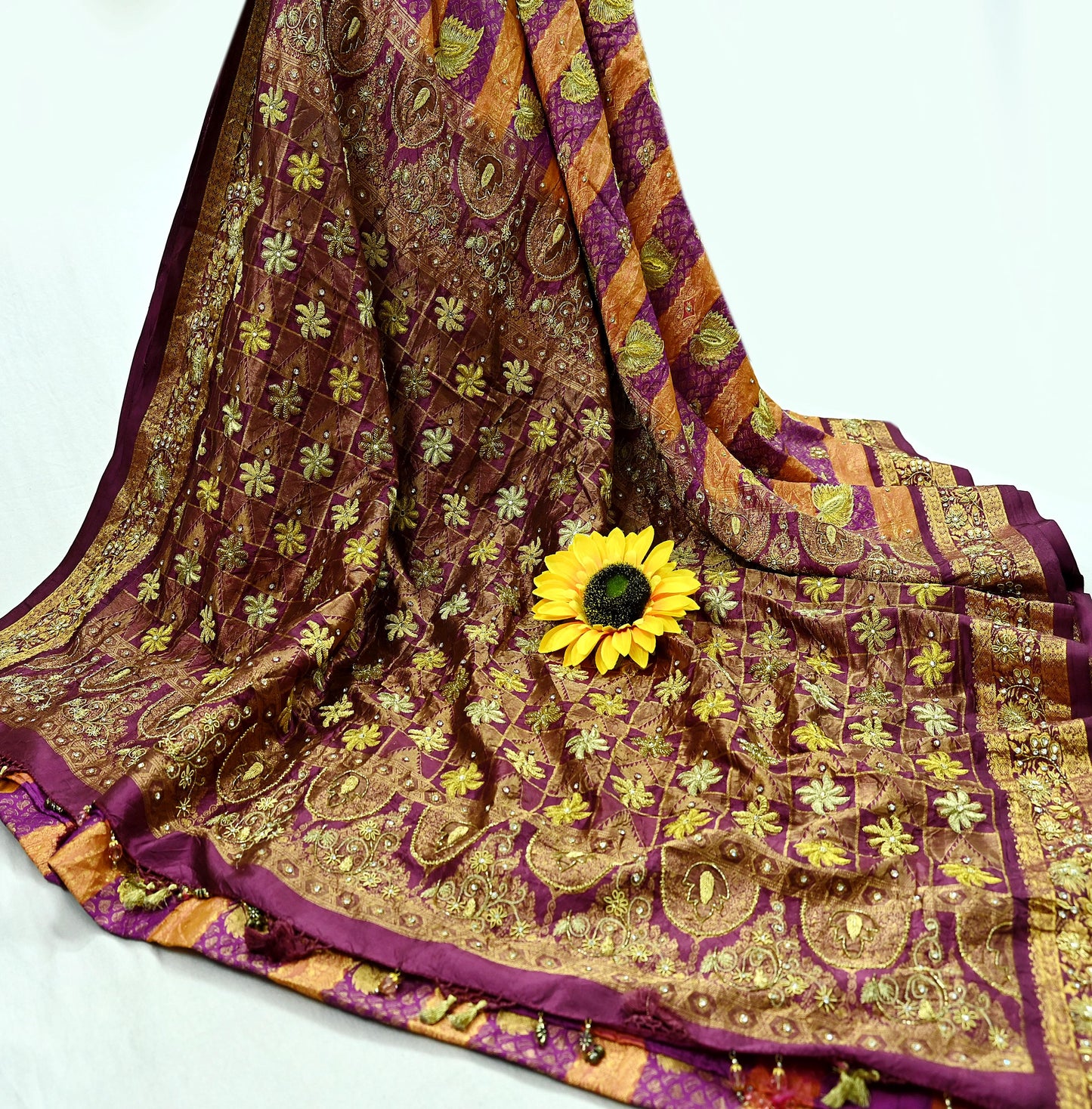Indian Vintage Heavy Hand woven Kanjivaram Saree 100% Pure Silk Sari Metallic Golden Zari 5Yd Floral Crafting Dress making Fringes