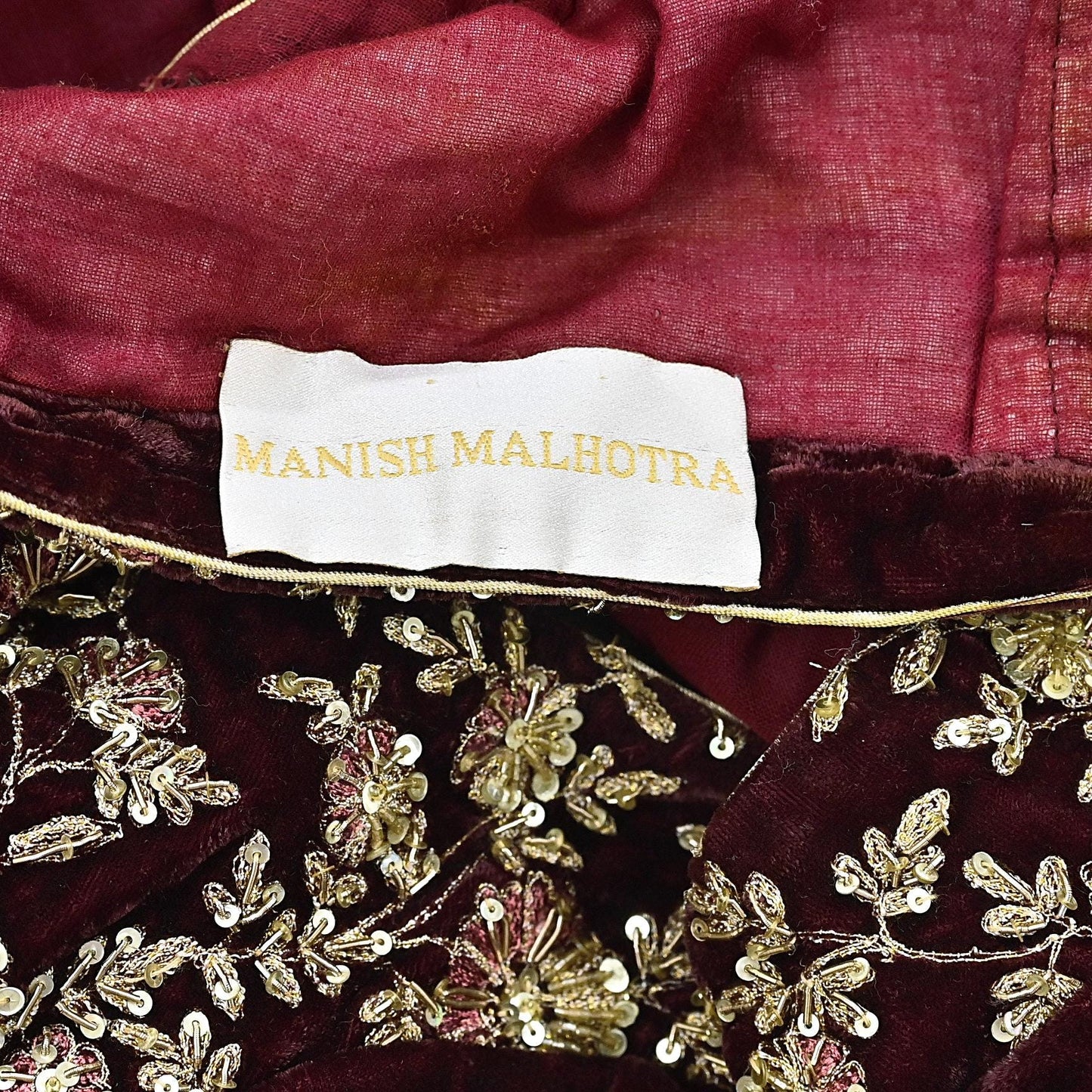 Indian Pre-owned Wine Velvet Hand Embroidered By Designer manish malhotra Padded Blouse/Top/Crop L Size Party wear Bollywood