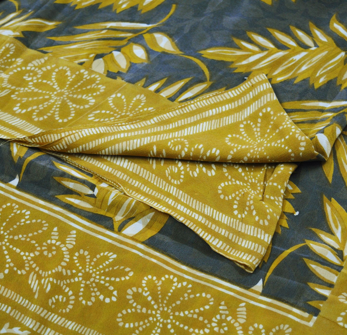 Indian Vintage Sari Mustard & Gray Pure Crepe Silk Printed Saree 5yard Sewing Floral Soft Craft Fabric Wrap