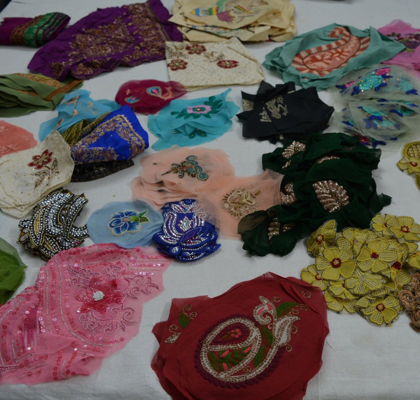 Fabric Appliques Sari Silk Applique Vintage Embroidered Snippets Remnants Craft Journals India Rare Sewing & Needlecraft Patches Sewing