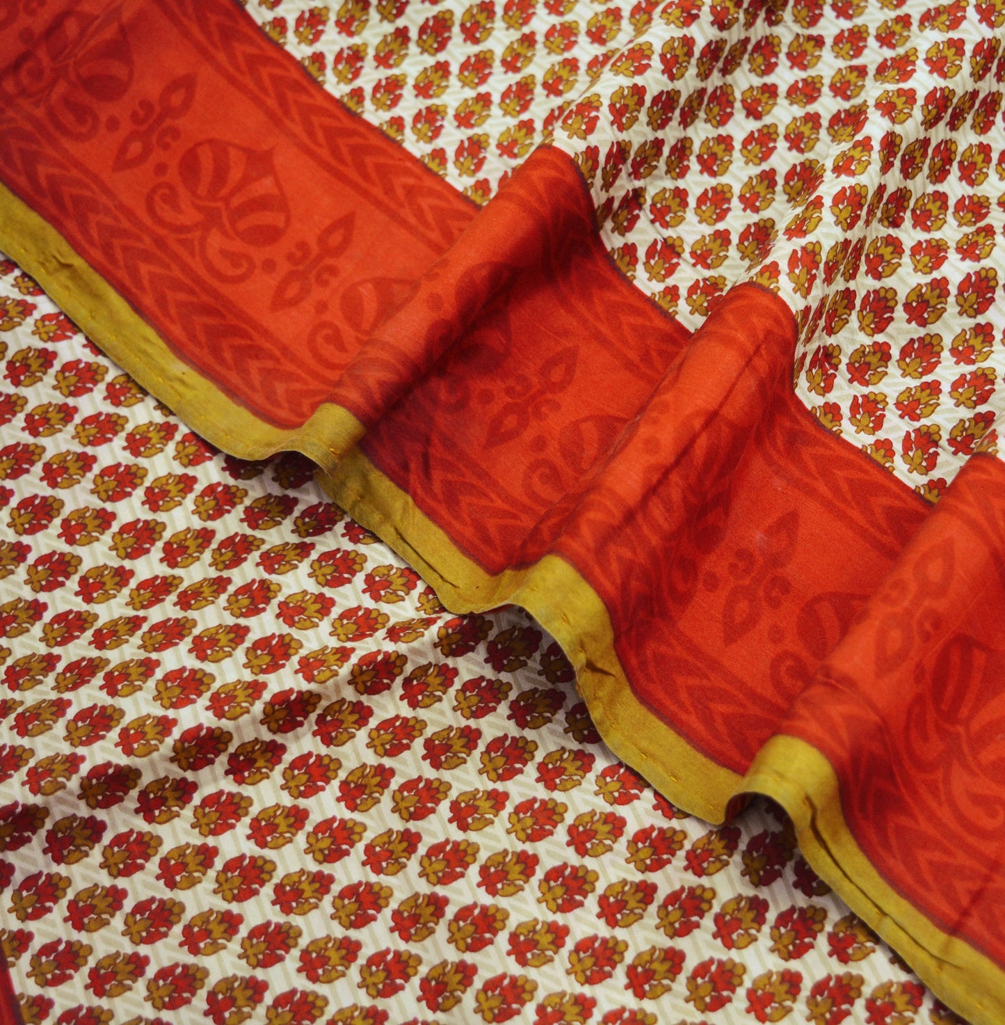 Vintage Sari Red & Beige 100% Pure Silk Printed Saree Fabric 5yard Sewing Soft Dress Designing for Crafting Paisley