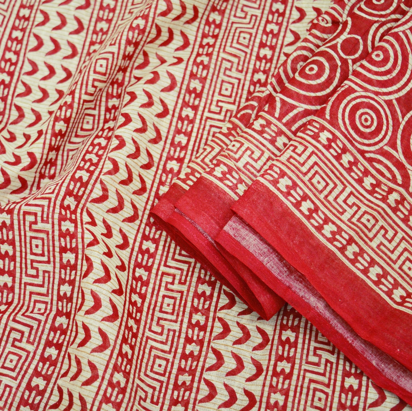 Indian Vintage Sari Red & Ivory Printed 100% Pure Cotton Saree Craft Fabric 5Yard Sewing Sarong Wrap Boho Floral