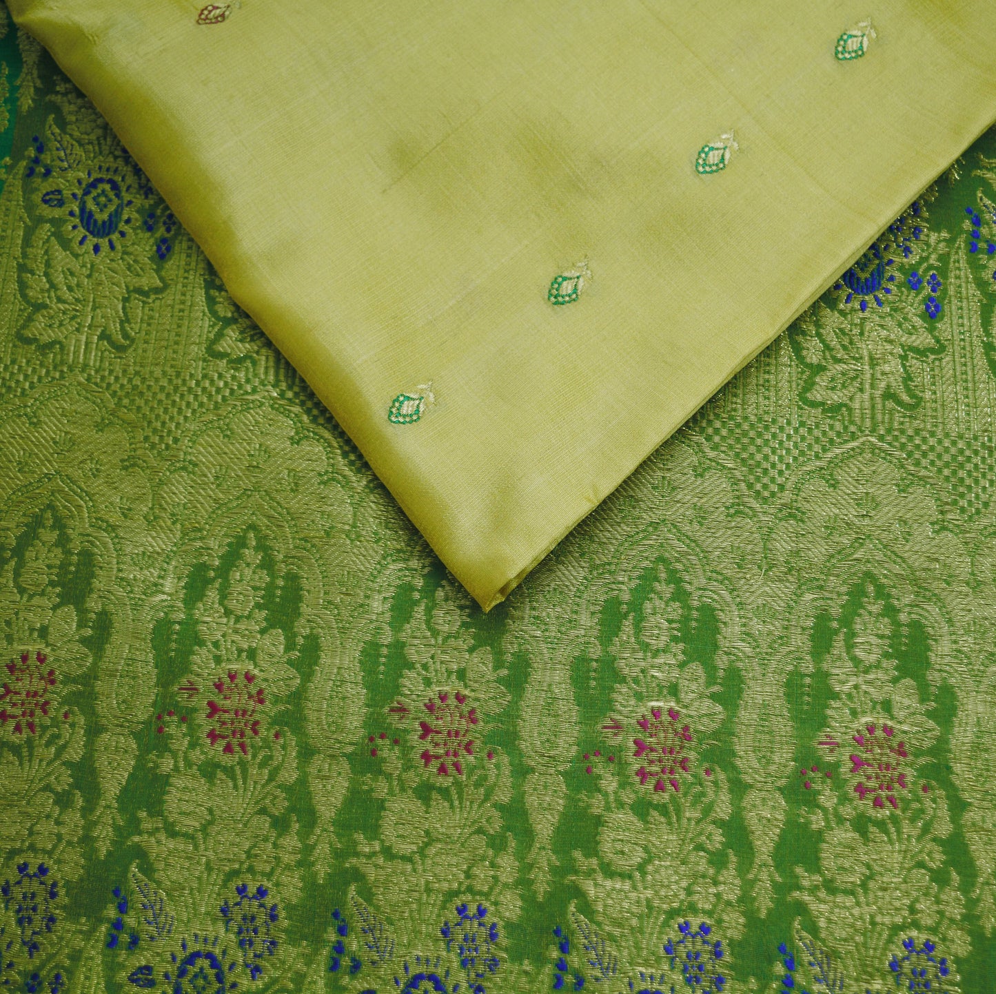 Indian Vintage Sari Beige & Green Art Silk Purple Woven Banarasi Brocade Saree Ethnic Golden Zari 5Yd