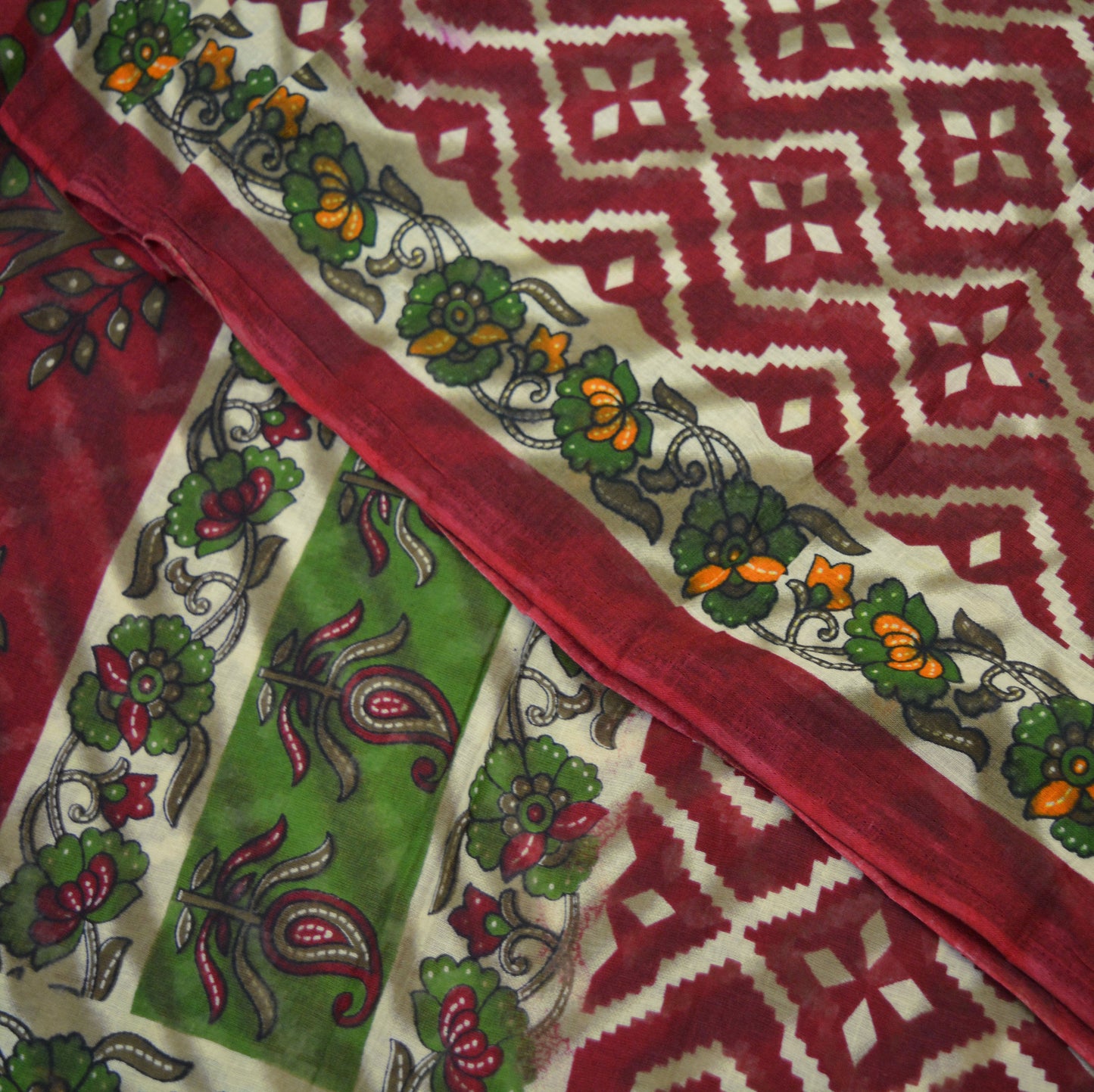 Indian Vintage Sari Red & Green Printed 100% Pure Cotton Saree Craft Fabric 5Yard Sewing Sarong Wrap Boho Floral