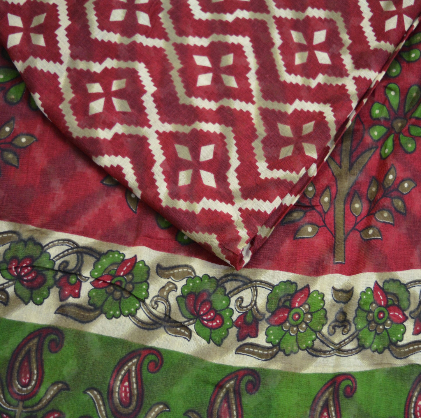 Indian Vintage Sari Red & Green Printed 100% Pure Cotton Saree Craft Fabric 5Yard Sewing Sarong Wrap Boho Floral