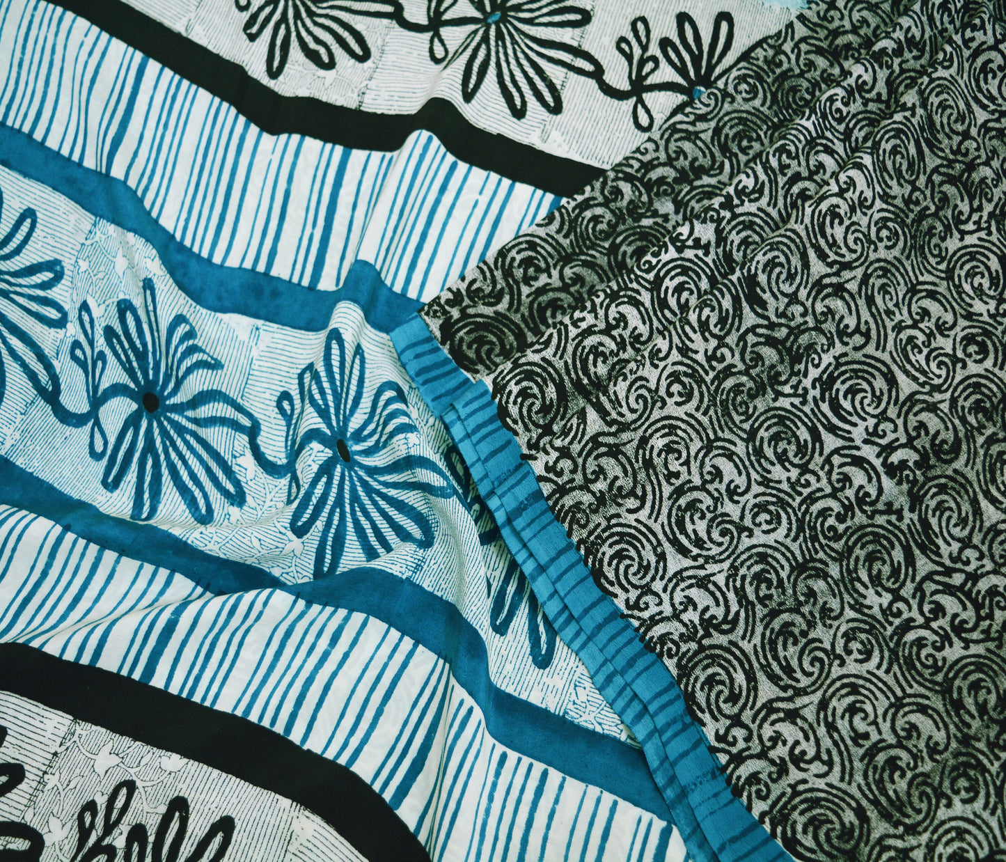 Indian Vintage Sari White & Blue Pure Crepe Silk Printed Saree 5yard Sewing Floral Soft Craft Fabric Wrap