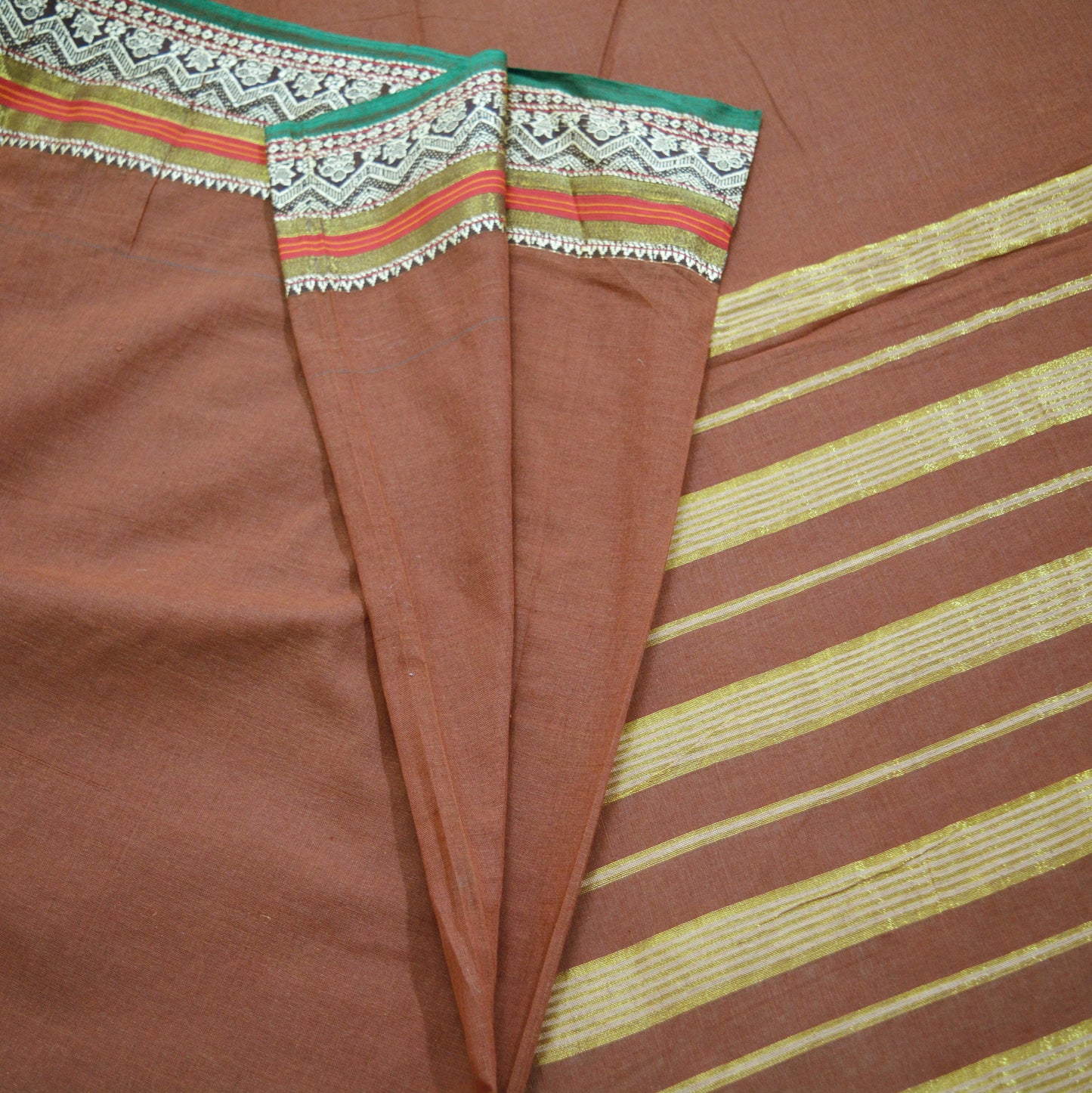 Vintage Sari Brown Pure Cotton Hand Woven Saree Golden Zari 5Yard Soft Floral Ethnic