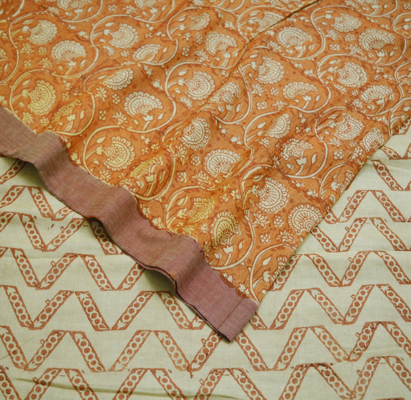 Vintage Beige Heavy Saree Pure Woolen Woven Printed Indian Sari Soft Warm Fabric 5Yard Zigzag Woven Border Fringes