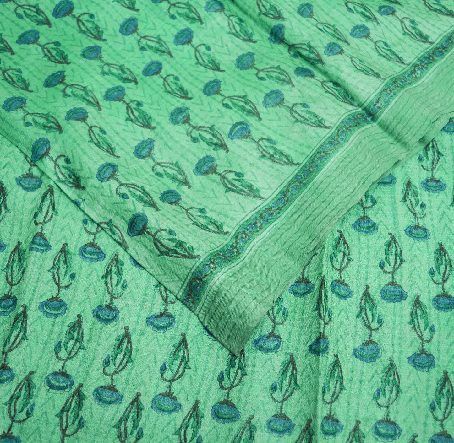 Vintage Green Heavy Saree Pure Woolen Woven Printed Indian Sari Soft Warm Fabric 6Yard Floral Woven Border