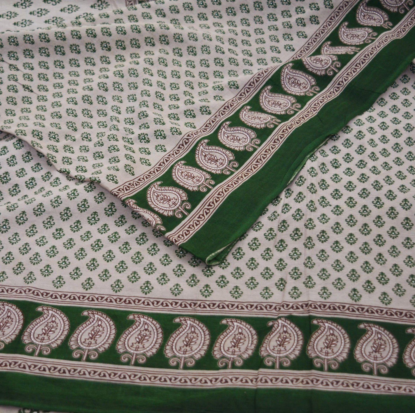 Indian Vintage Sari Gray & Green Printed 100% Pure Cotton Saree Craft Fabric 5Yard Sewing Sarong Wrap Boho Floral