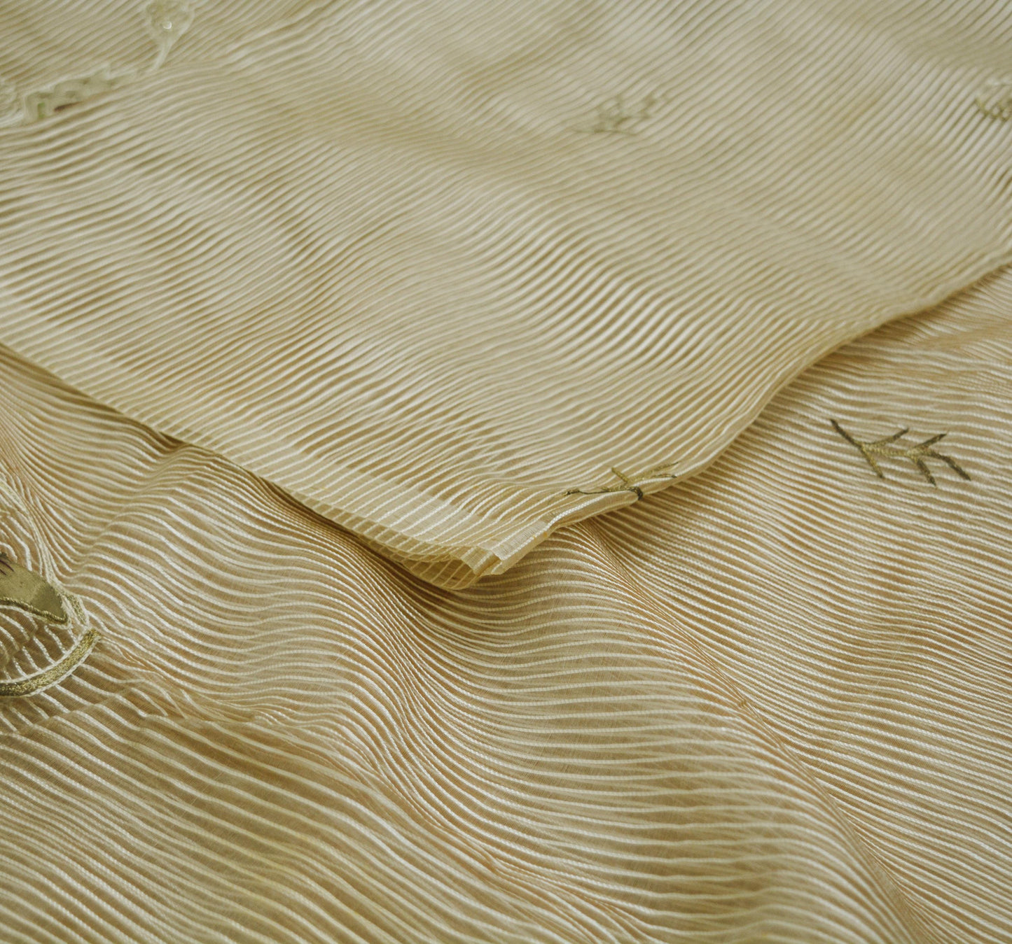 Indian Vintage Beige Heavy Saree Hand Embroidered Pure Organza Silk Indian Sari Fabric 5Yard Ethnic Floral Zardozi Dabka