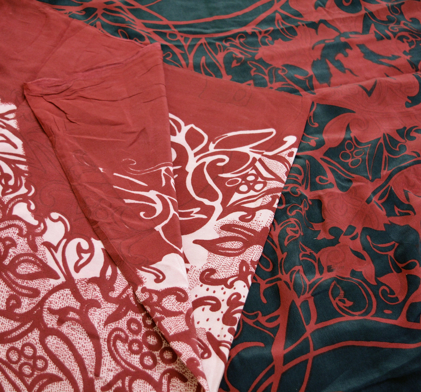 Indian Vintage Sari Black & Red Pure Crepe Silk Printed Saree 5yard Sewing Rose Flower Soft Craft Fabric Wrap