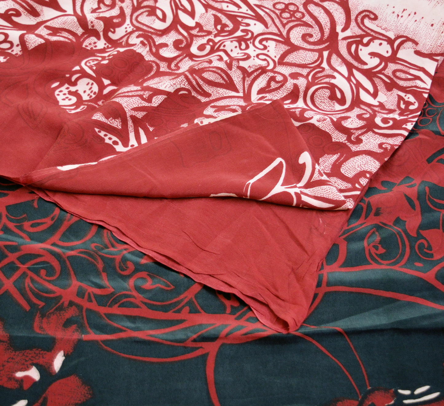 Indian Vintage Sari Black & Red Pure Crepe Silk Printed Saree 5yard Sewing Rose Flower Soft Craft Fabric Wrap