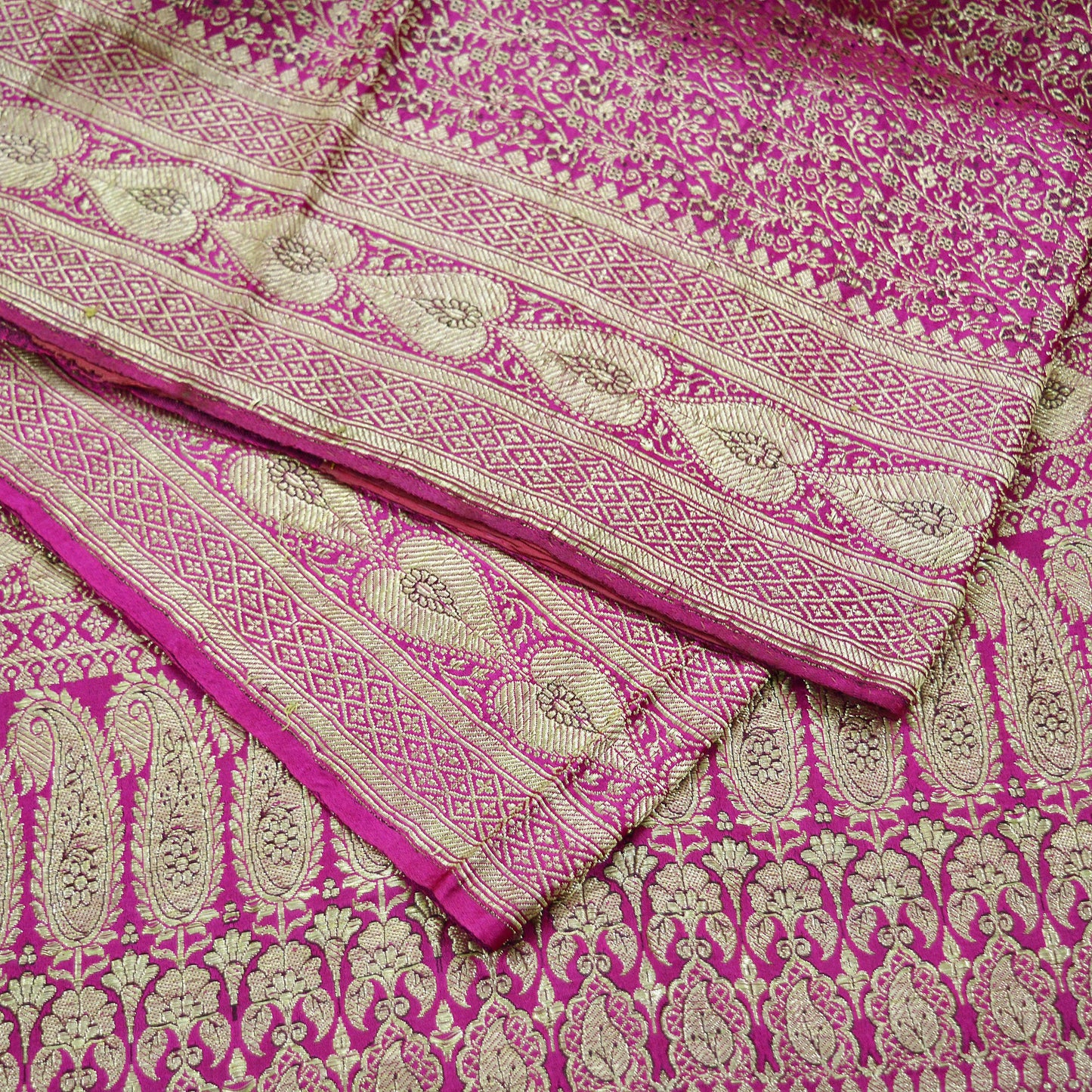 Indian Vintage Sari Heavy Wedding Pure Satin Silk Rani Pink Banarasi Brocade Saree Golden Zari 5Yd Ethnic Craft Fabric Upcycle Crafting used