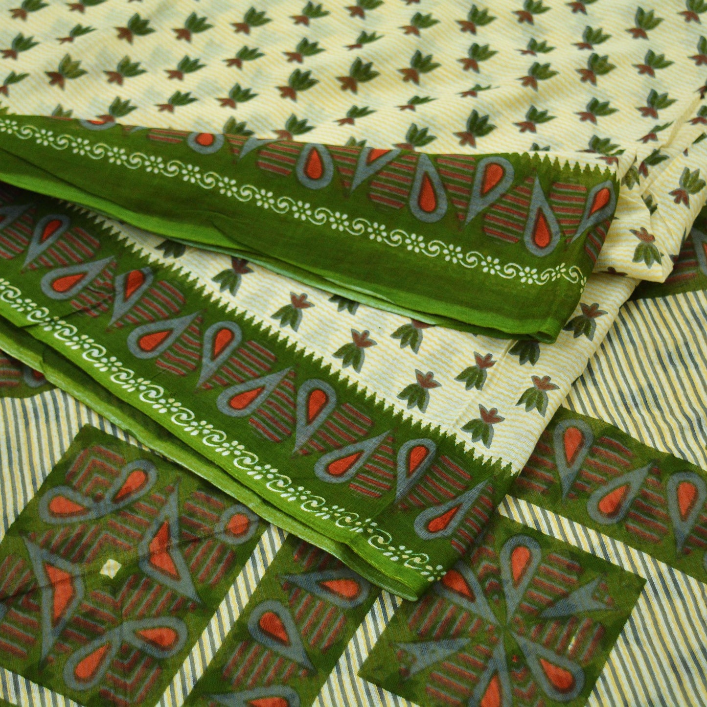 Indian Vintage Sari Green & Ivory Printed Pure Cotton Sarees 5Yd Craft Fabric Soft Sewing Sarong Wrap Boho Upcycle quilting Dress making