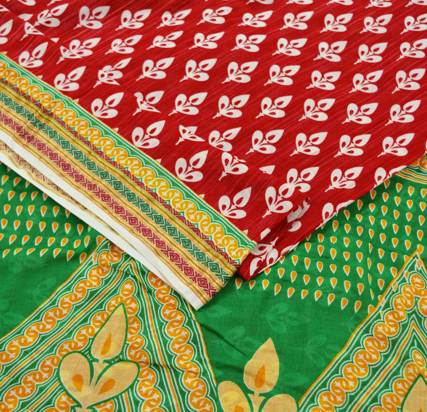 Indian Vintage Sari Green & Red Printed Pure Cotton Saree Craft Fabric 5Yd Sewing Sarong Wrap Boho Floral Crafting Upcycle Quilting Used