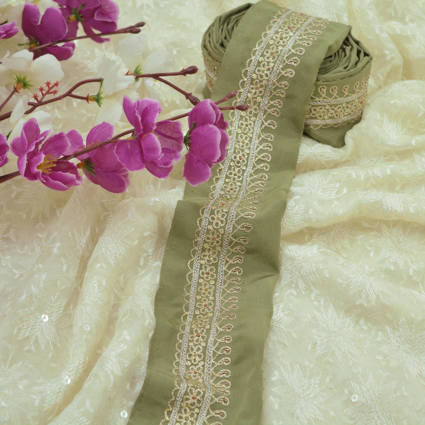 Indian Vintage Green Sari Border Hand Embroidered Indian Craft Trim Lace Sewing Sari Ribbon Crepe Zari