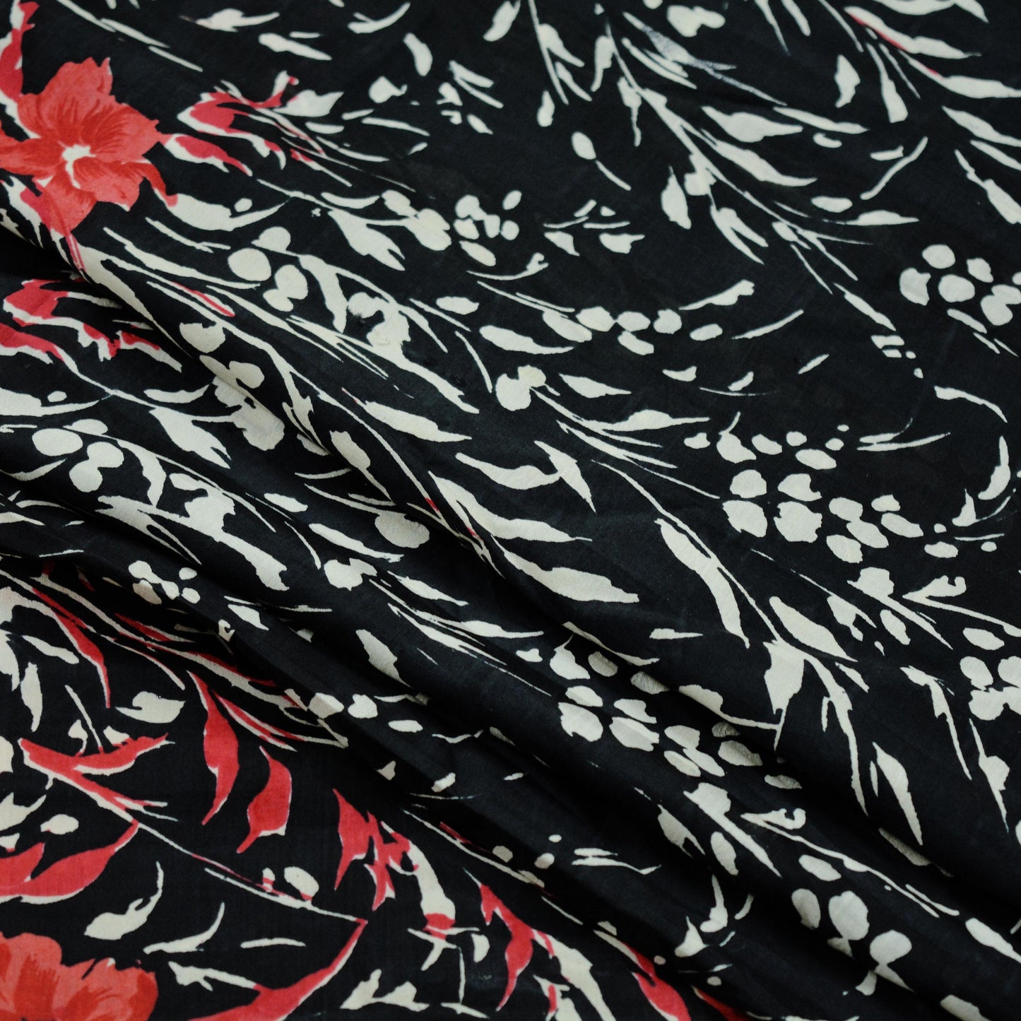 Indian Vintage Sari Black & Red Pure Silk Printed Sarees 6yd Sewing Craft Fabric Dress Making Soft Quilting Crafting Upcycle Used Floral