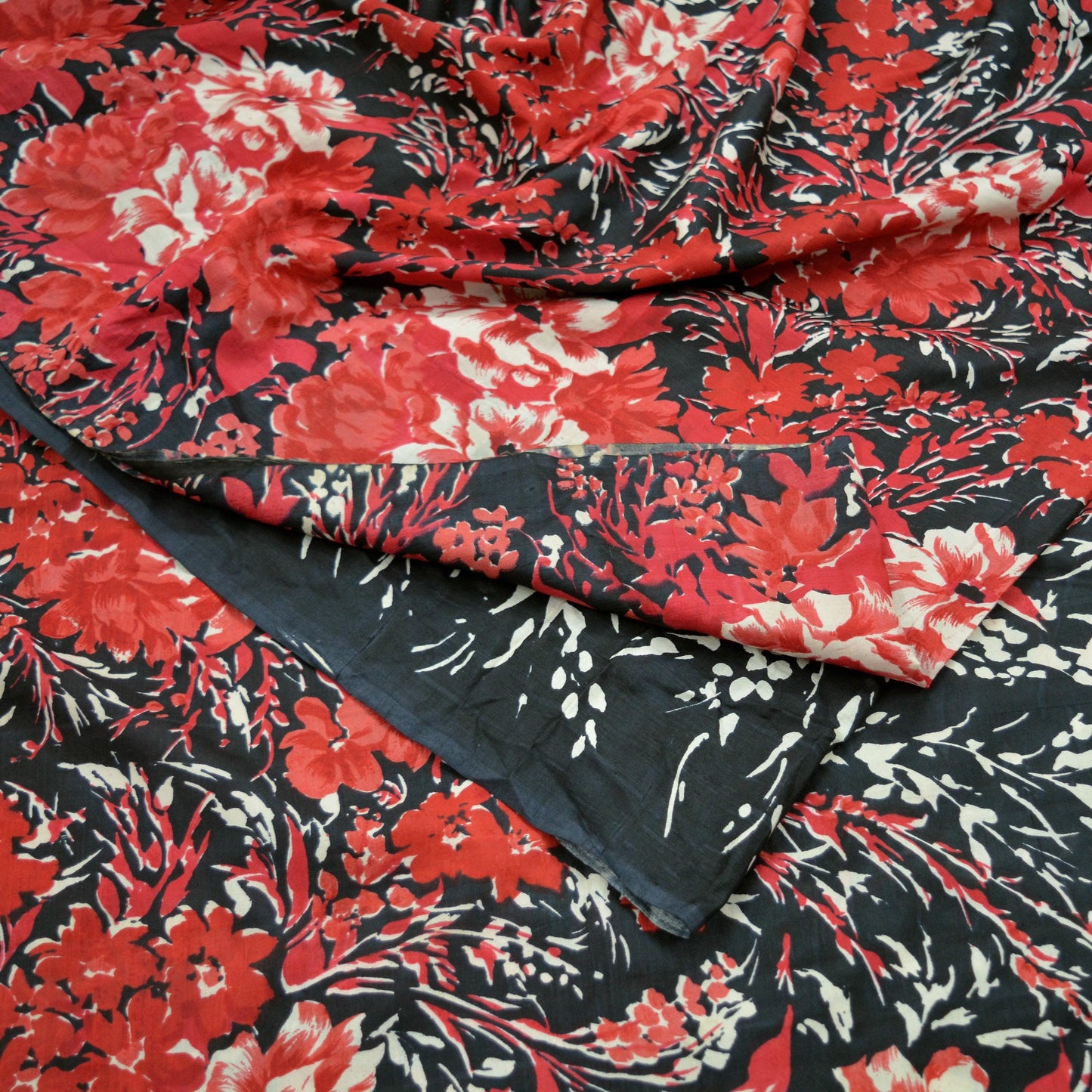 Indian Vintage Sari Black & Red Pure Silk Printed Sarees 6yd Sewing Craft Fabric Dress Making Soft Quilting Crafting Upcycle Used Floral