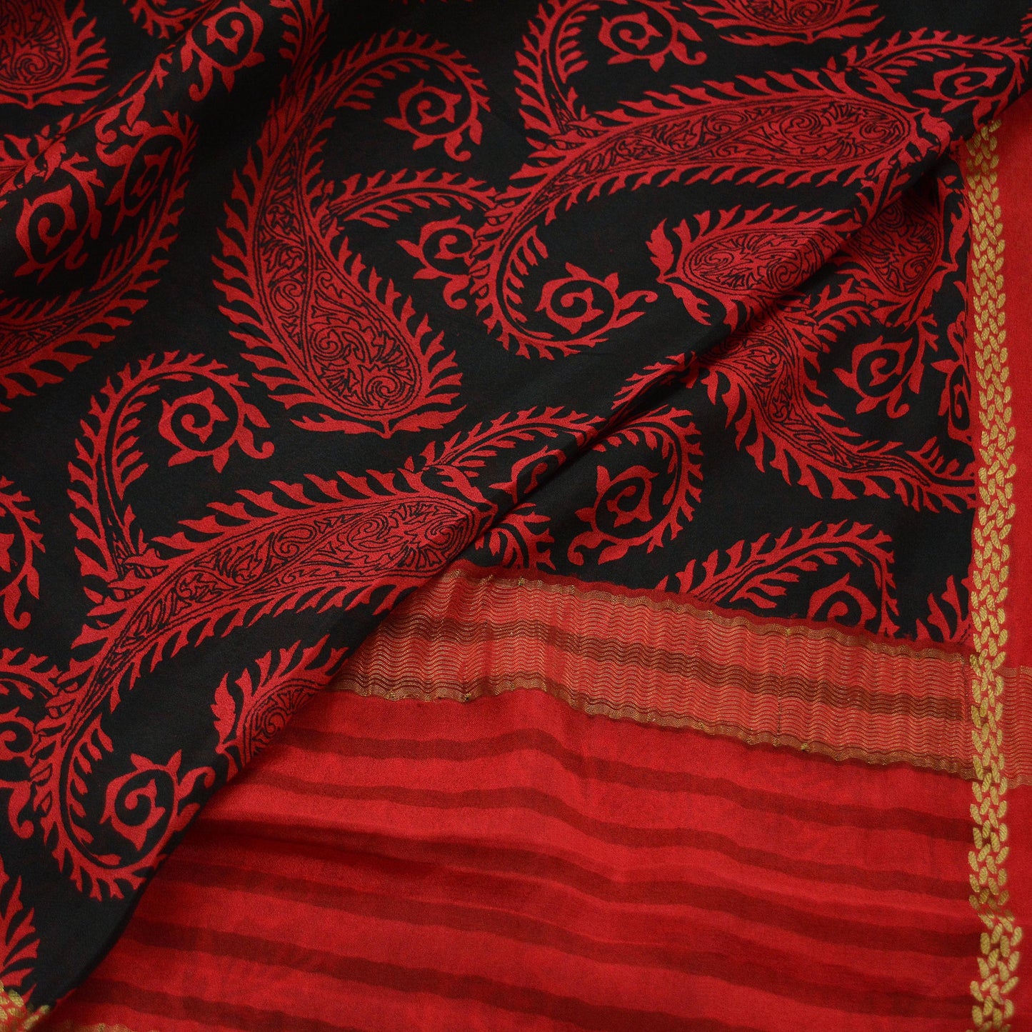 Indian Vintage Sari Red & Black Pure Crepe Silk Printed Sarees Craft Fabric 6yd Sewing Floral Soft Wrap Zari Border Dress making Upcycle