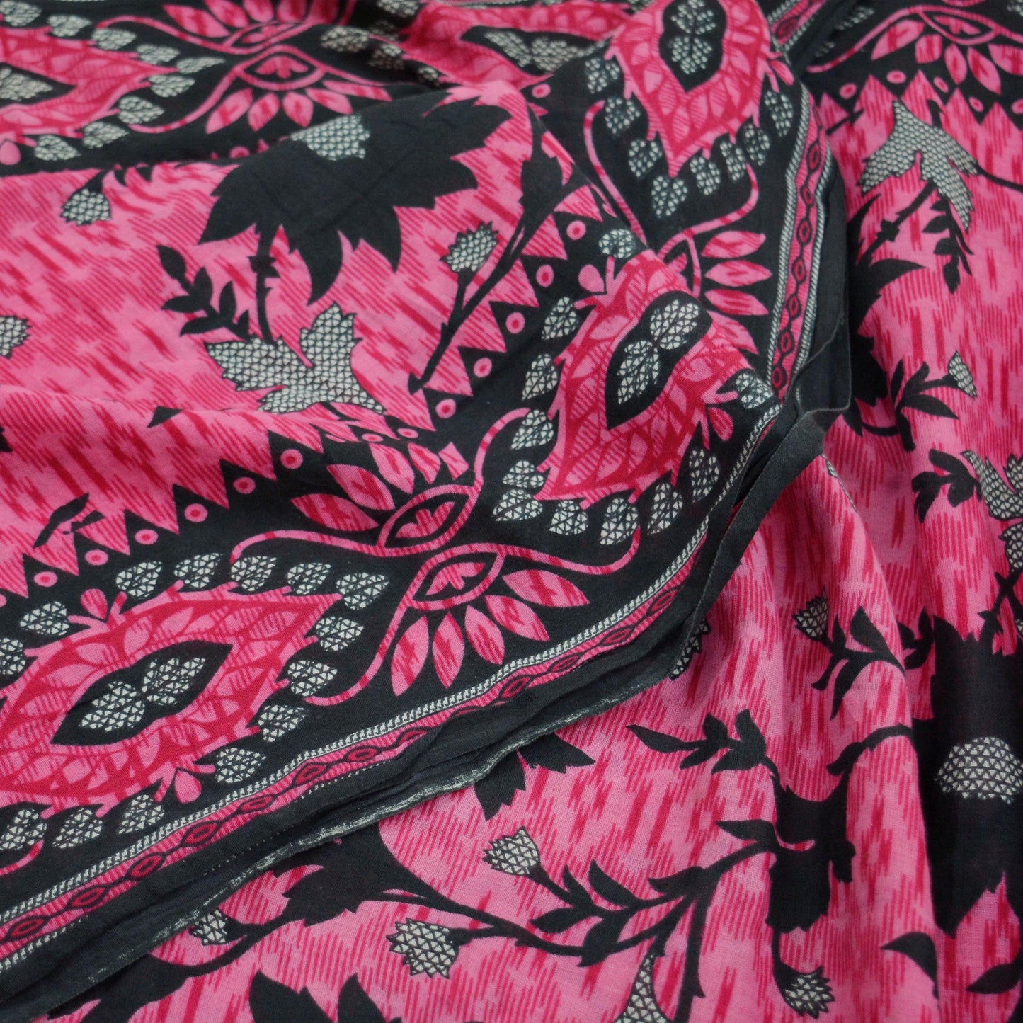 Indian Vintage Sari Pink & Black Printed 100% Pure Cotton Saree Craft Soft Fabric 5Yd Sewing Sarong Wrap Boho Polka Dot