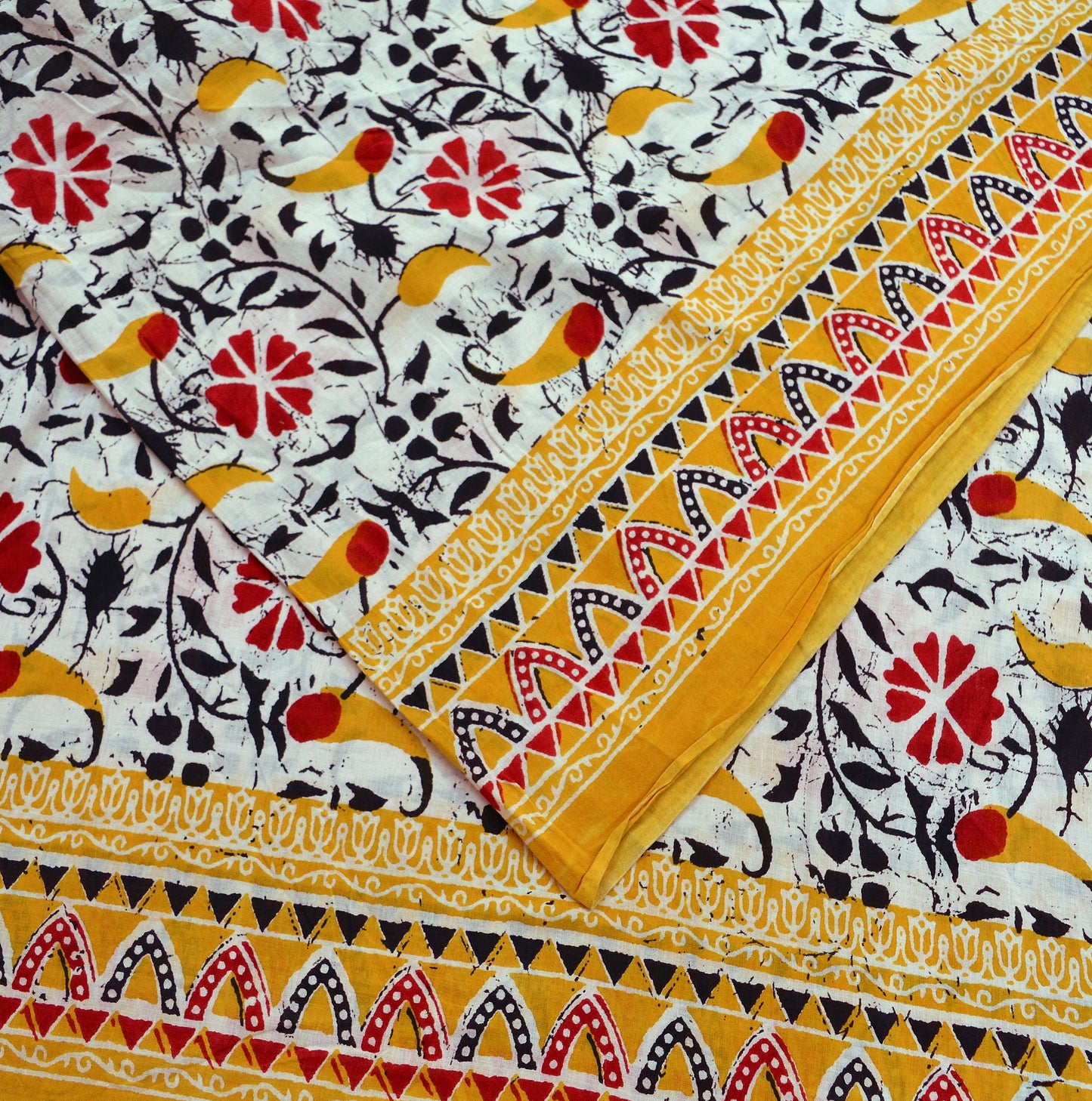 Indian Vintage Sari White & Red Printed 100% Pure Cotton Sarees Craft Fabric Soft 5Yd Sewing Sarong Wrap Boho Floral Quilting Crafting