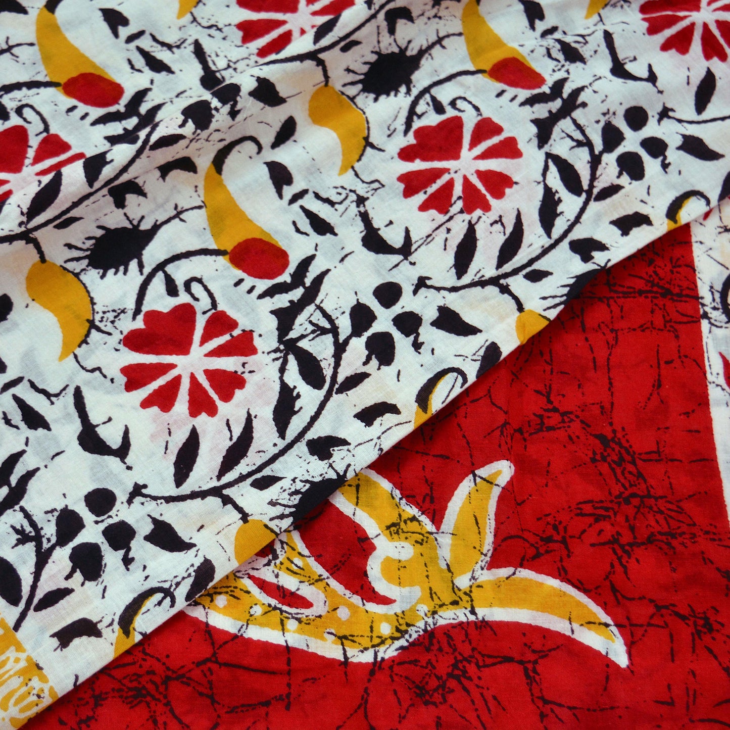 Indian Vintage Sari White & Red Printed 100% Pure Cotton Sarees Craft Fabric Soft 5Yd Sewing Sarong Wrap Boho Floral Quilting Crafting