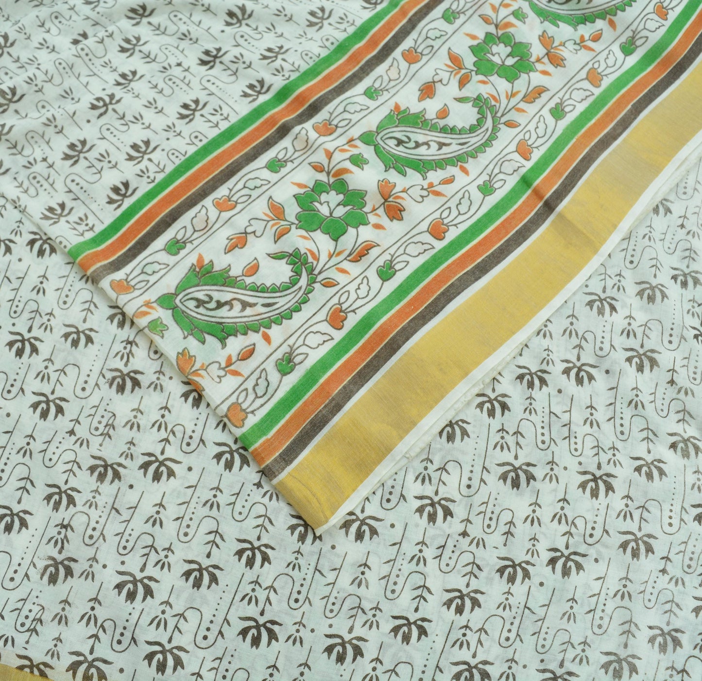 Indian Vintage Sari White Block Printed Pure Cotton Sarees Craft Fabric Soft 5Yd Sewing Sarong Wrap Boho Paisley Dress making Quilting