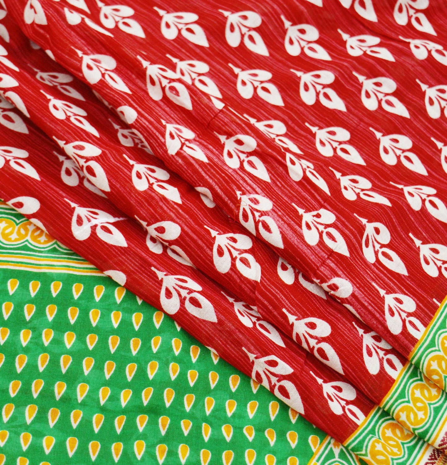 Indian Vintage Sari Green & Red Printed Pure Cotton Saree Craft Fabric 5Yd Sewing Sarong Wrap Boho Floral Crafting Upcycle Quilting Used