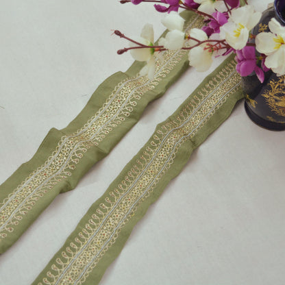 Indian Vintage Green Sari Border Hand Embroidered Indian Craft Trim Lace Sewing Sari Ribbon Crepe Zari