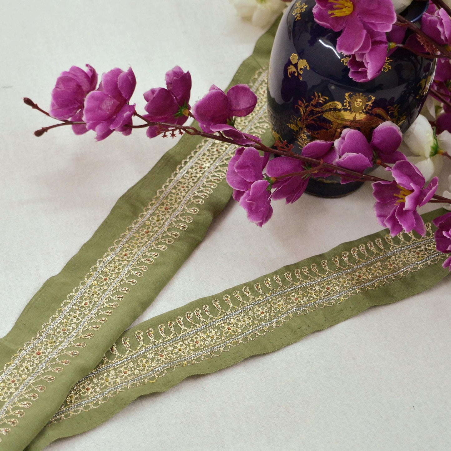 Indian Vintage Green Sari Border Hand Embroidered Indian Craft Trim Lace Sewing Sari Ribbon Crepe Zari