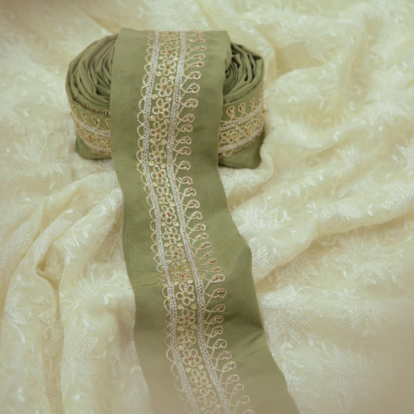 Indian Vintage Green Sari Border Hand Embroidered Indian Craft Trim Lace Sewing Sari Ribbon Crepe Zari