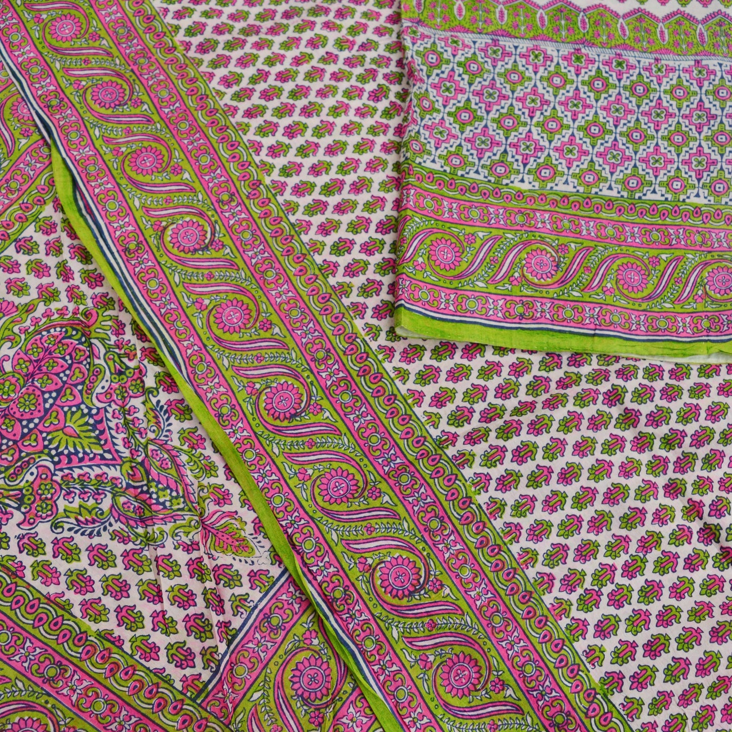 Indian Vintage Sari Ivory & Green Pure Silk Printed Sarees 5yd Sewing Craft Fabric Dress Making Soft Crafting Quilting Upcycle old Paisley