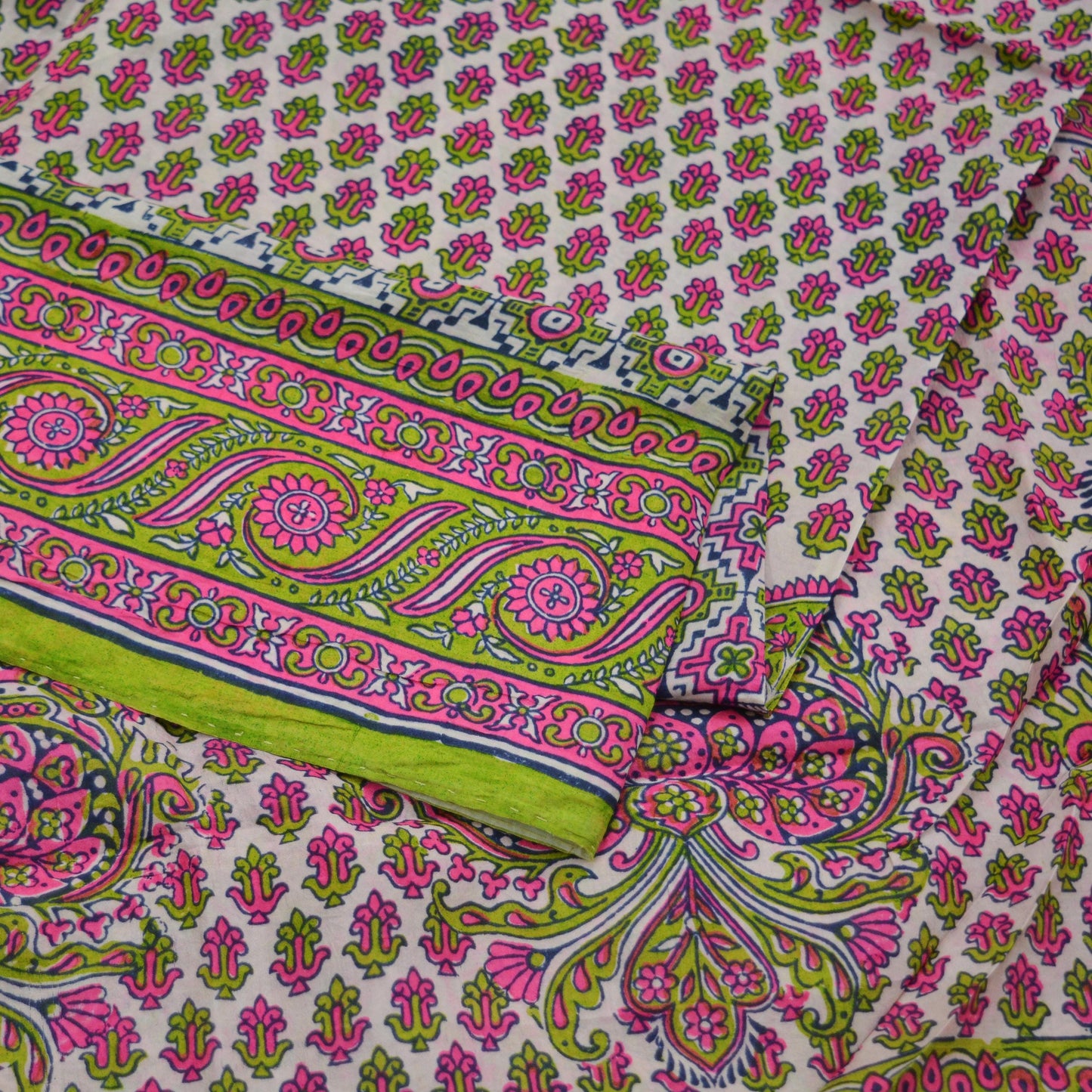 Indian Vintage Sari Ivory & Green Pure Silk Printed Sarees 5yd Sewing Craft Fabric Dress Making Soft Crafting Quilting Upcycle old Paisley