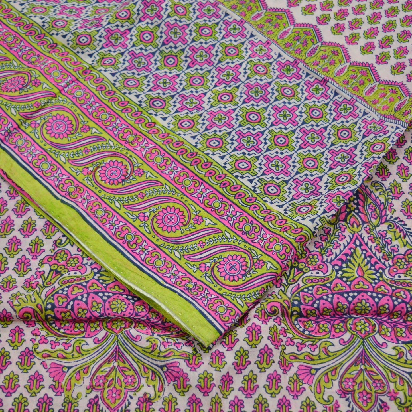 Indian Vintage Sari Ivory & Green Pure Silk Printed Sarees 5yd Sewing Craft Fabric Dress Making Soft Crafting Quilting Upcycle old Paisley