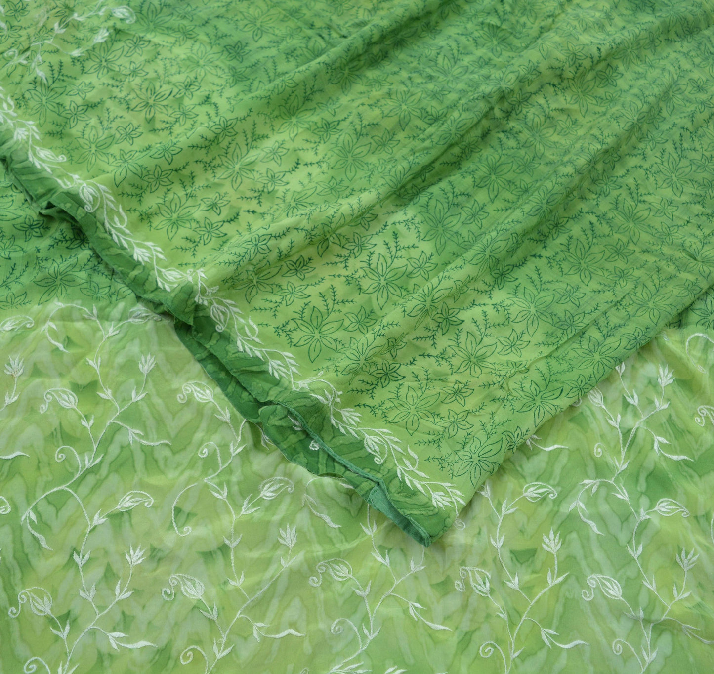 Indian Vintage Sari Green Pure Crepe Silk Embroidered Saree 5yd Sewing Floral Soft Craft Fabric Wrap Dress Making Crafting Quilting Upcycle