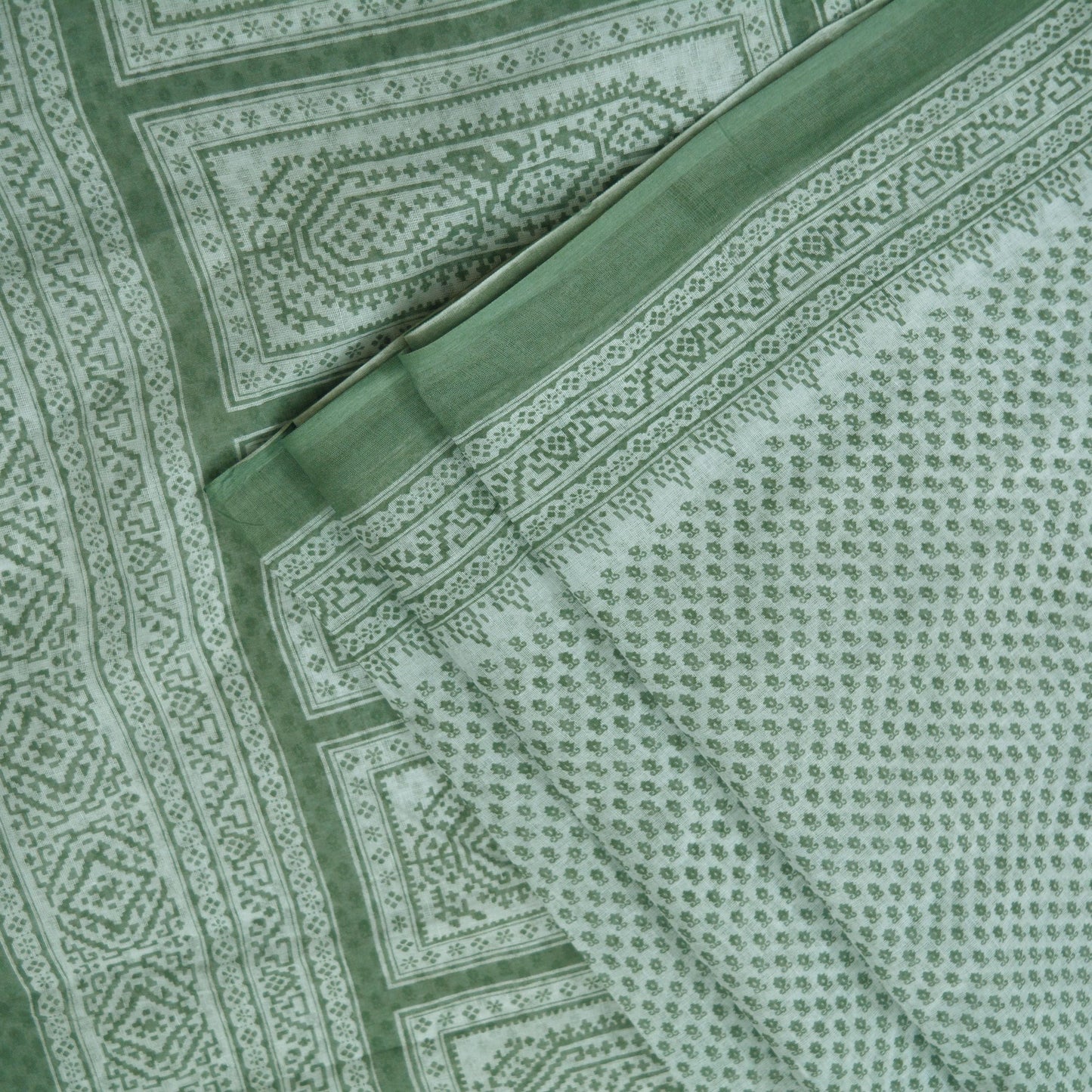 Indian Vintage Sari Green & White Printed Pure Cotton Saree Craft Fabric 5Yd Soft Sewing Sarong Wrap Boho Geometric Upcycle used Quilting