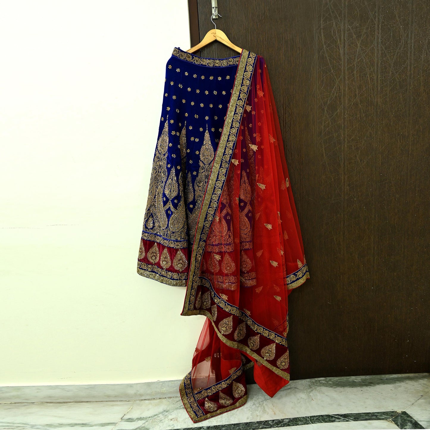 Indian Pre-owned Heavy Wedding Red & Blue Net/Mesh/ Velvet Hand Embroidered Lehenga/Dupatta Designer By Sabyasachi Zardozi Bridal Wear