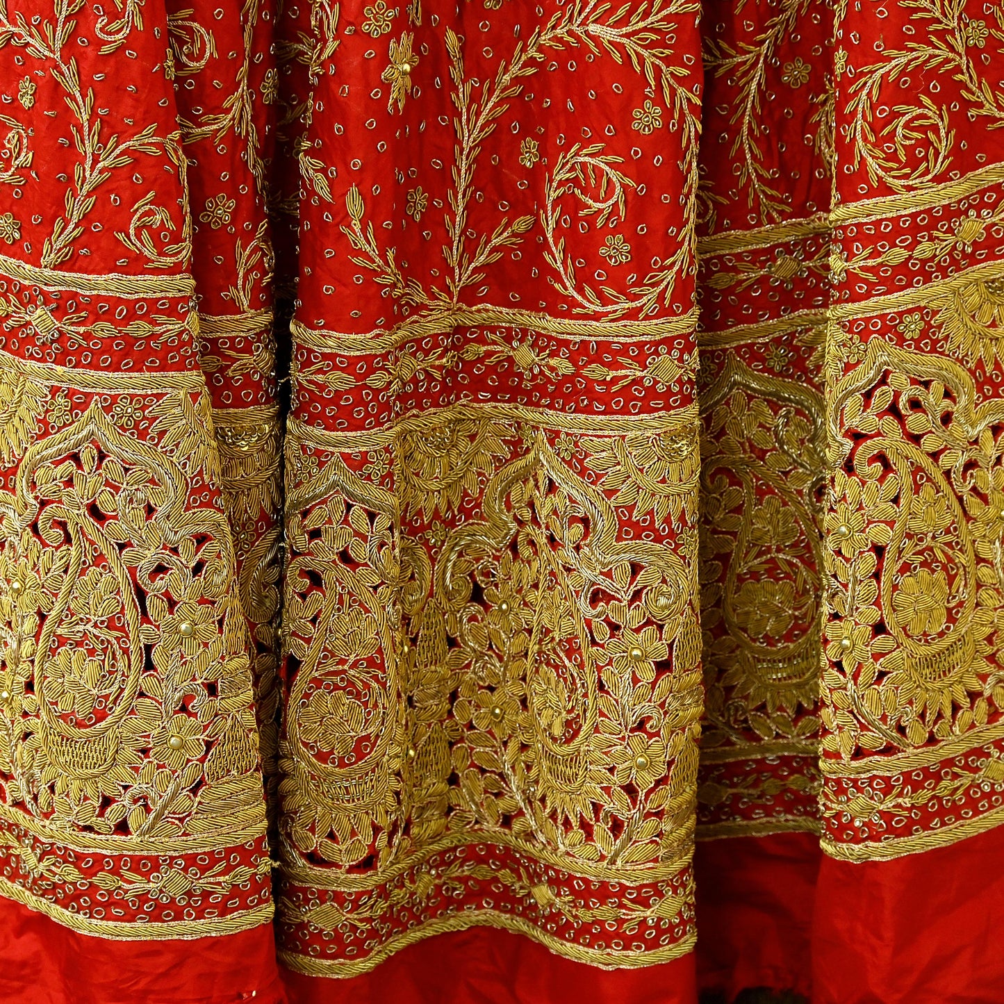 Indian Vintage Heavy Wedding Red Unstitched skirt/Lehenga Pure Silk Hand Embroidered Bridal wear Ethnic Skirt