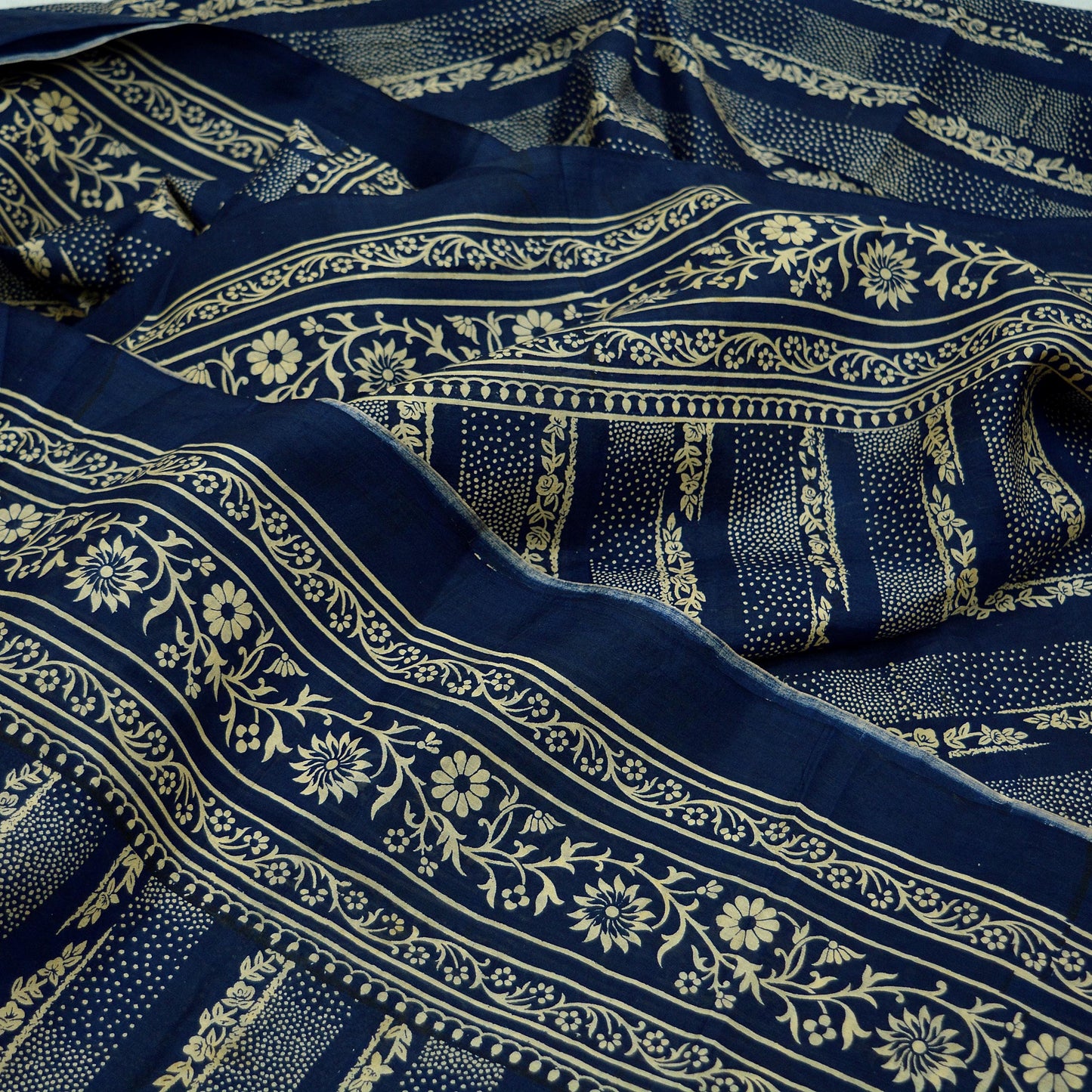 Indian Vintage Sari Deep Blue 100% Pure Silk Printed Sarees 6yd Sewing Craft Fabric Dress Making Floral Wrap used Quilting Crafting Upcycle