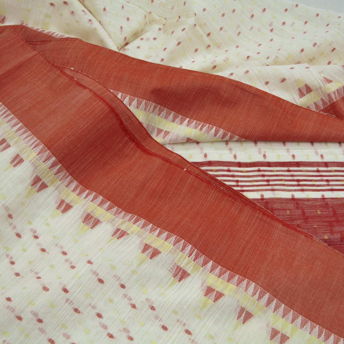 Indian Vintage Sari Red & White Hand Woven sarees Cotton Craft Fabric 5Yd Floral Golden Zari Dress making Crafting Bollywood sari Fringes