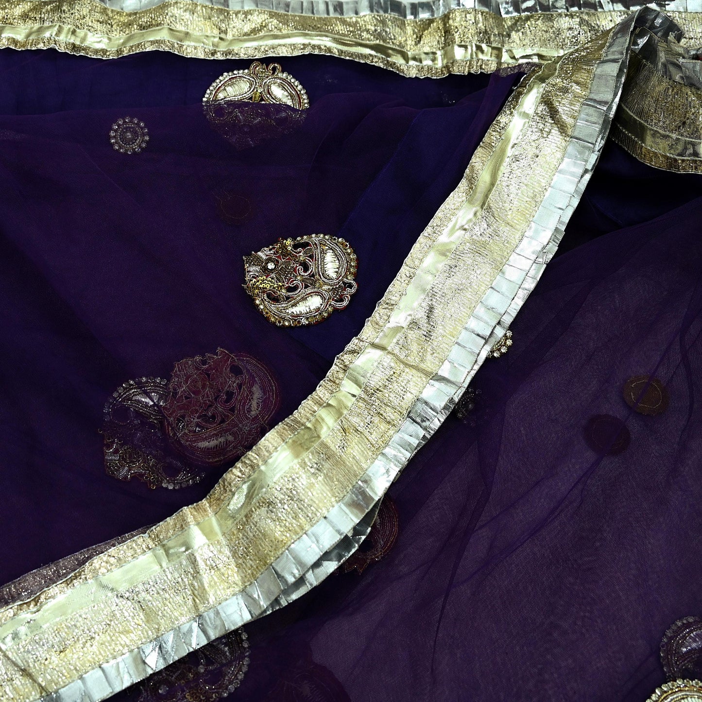 Indian Vintage Heavy Sari Purple Net/Mesh Embroidered Sarees Fabric 6Yd Sewing Soft Golden Border Bridal/wedding Saris